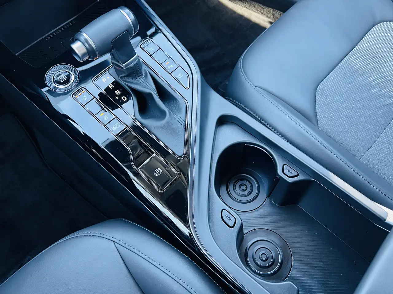 Kia Niro снимка Kia Niro