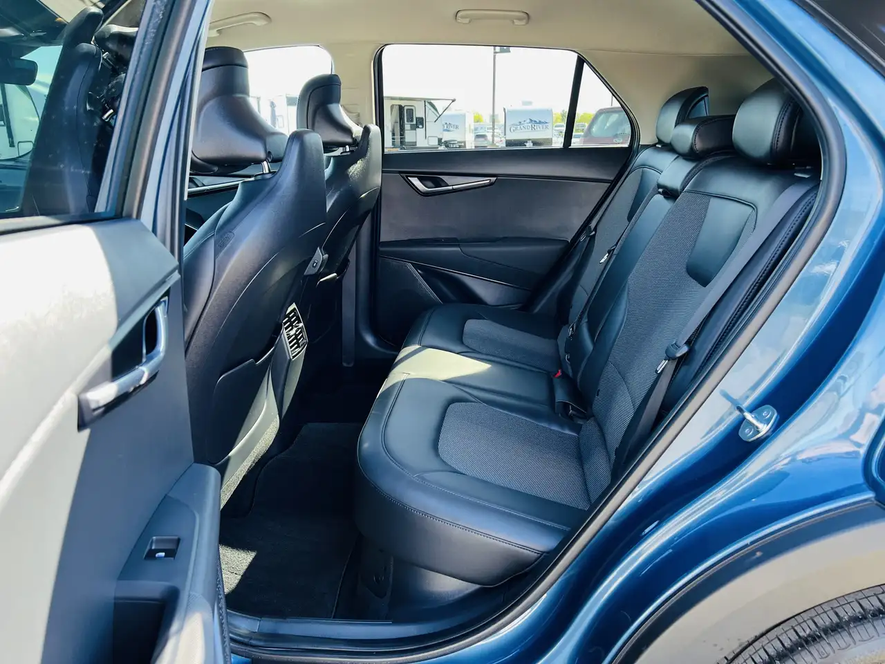 Kia Niro снимка Kia Niro
