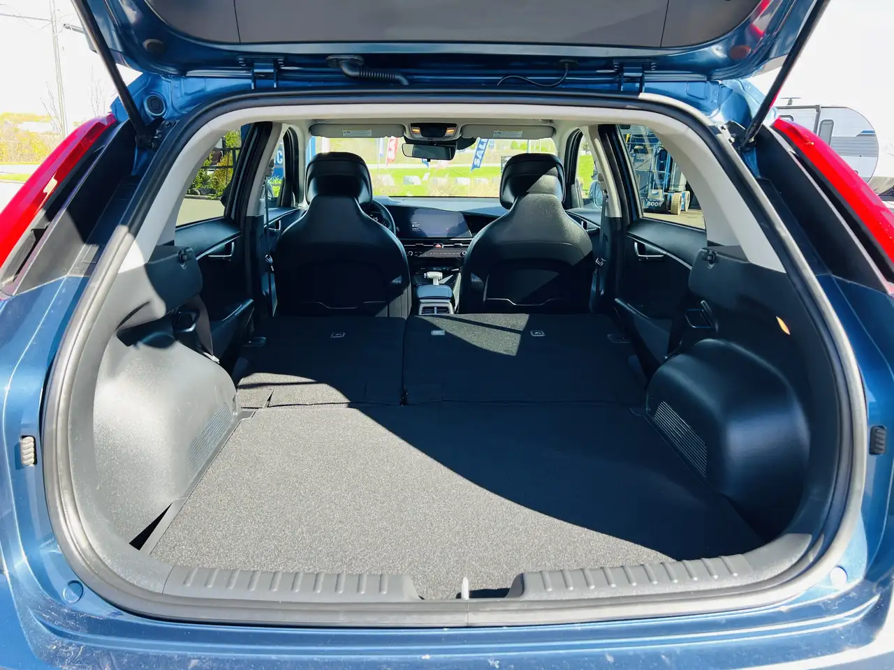Kia Niro снимка Kia Niro