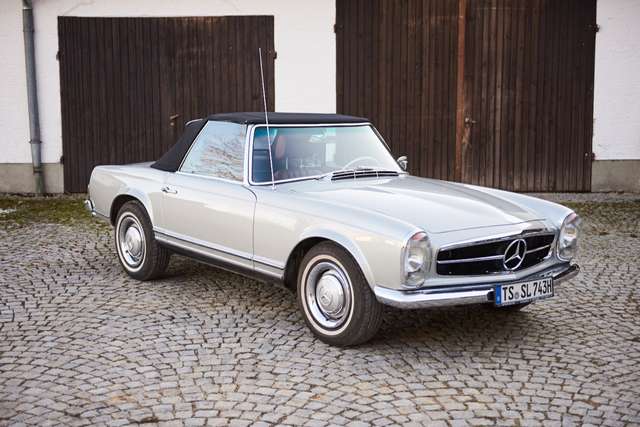 Mercedes Benz Sl 230 Cabrio In Silber Oldtimer In Seebruck Fur 99 999