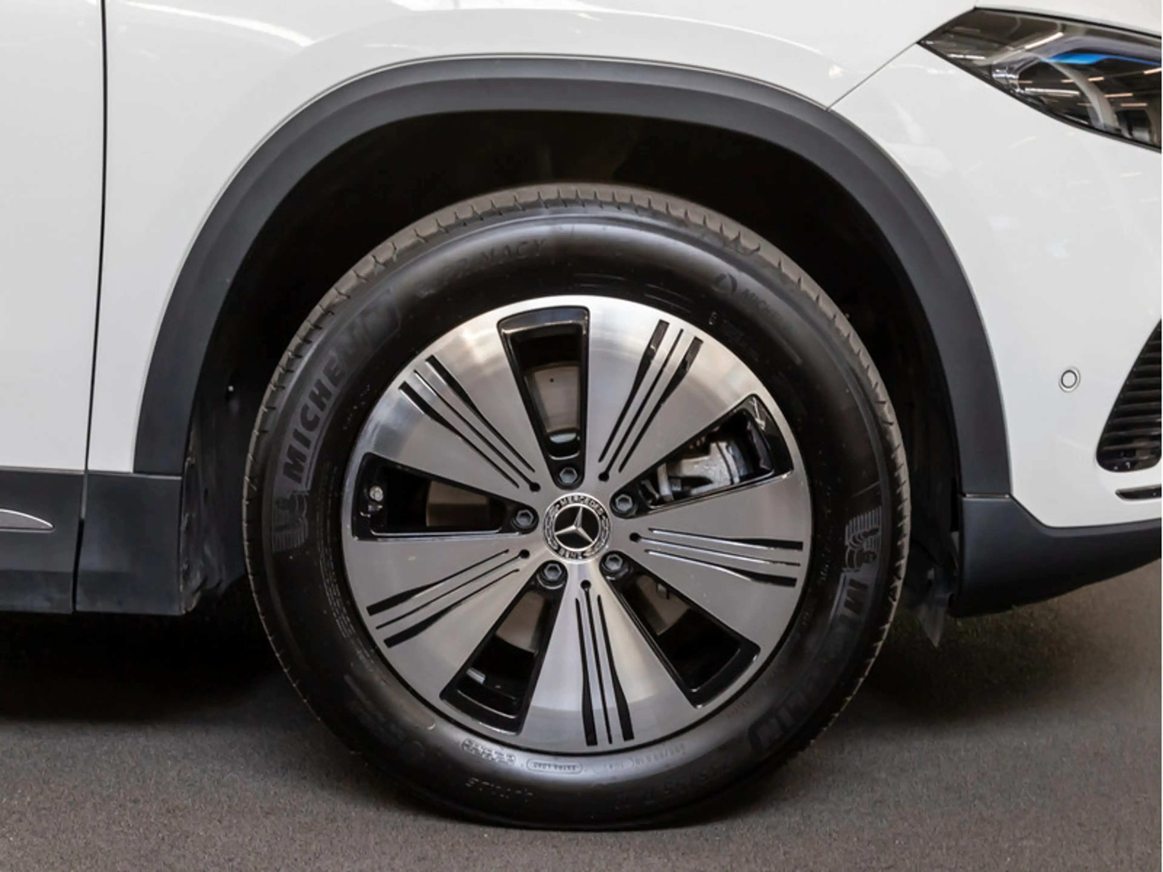 Mercedes-Benz EQA 350 4MATIC Pano+Progressive+Ambiente+AHK+Cam — photo 8
