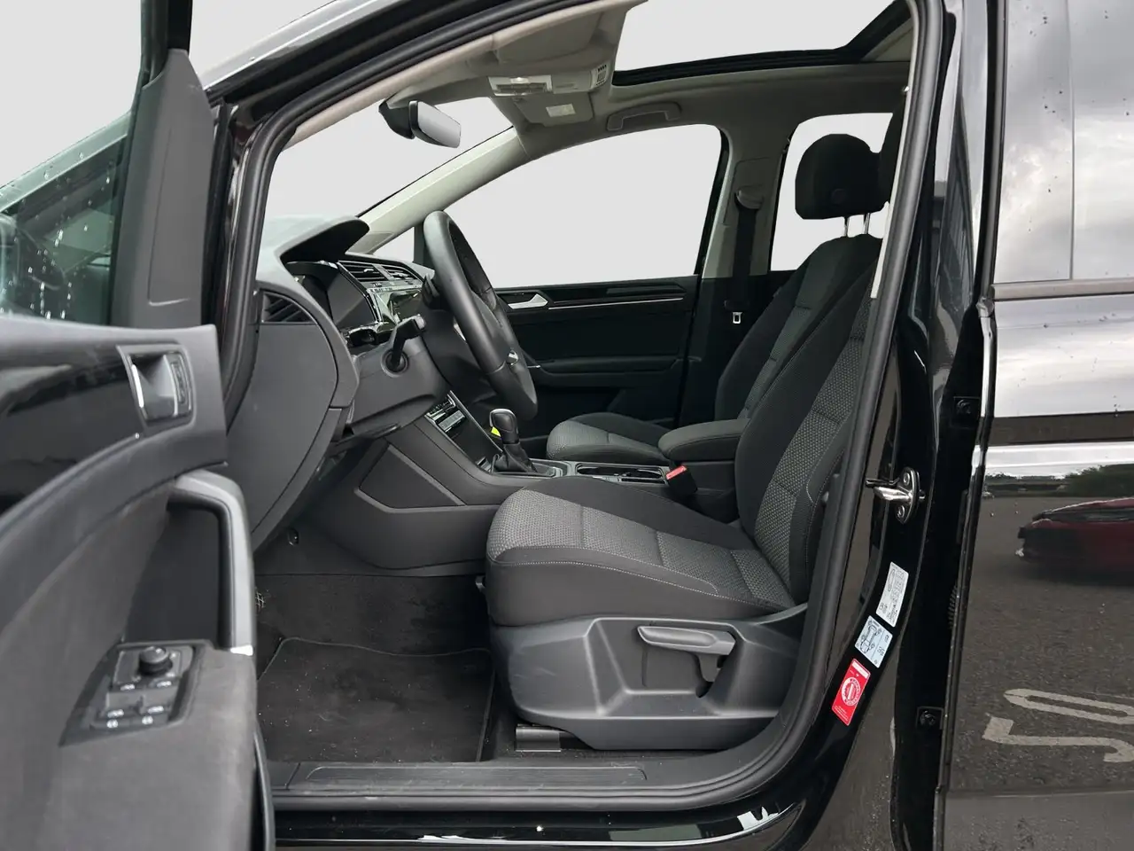 Volkswagen Touran 2.0 TDI DSG Comfortline NAVI LED KAM ACC APP 13