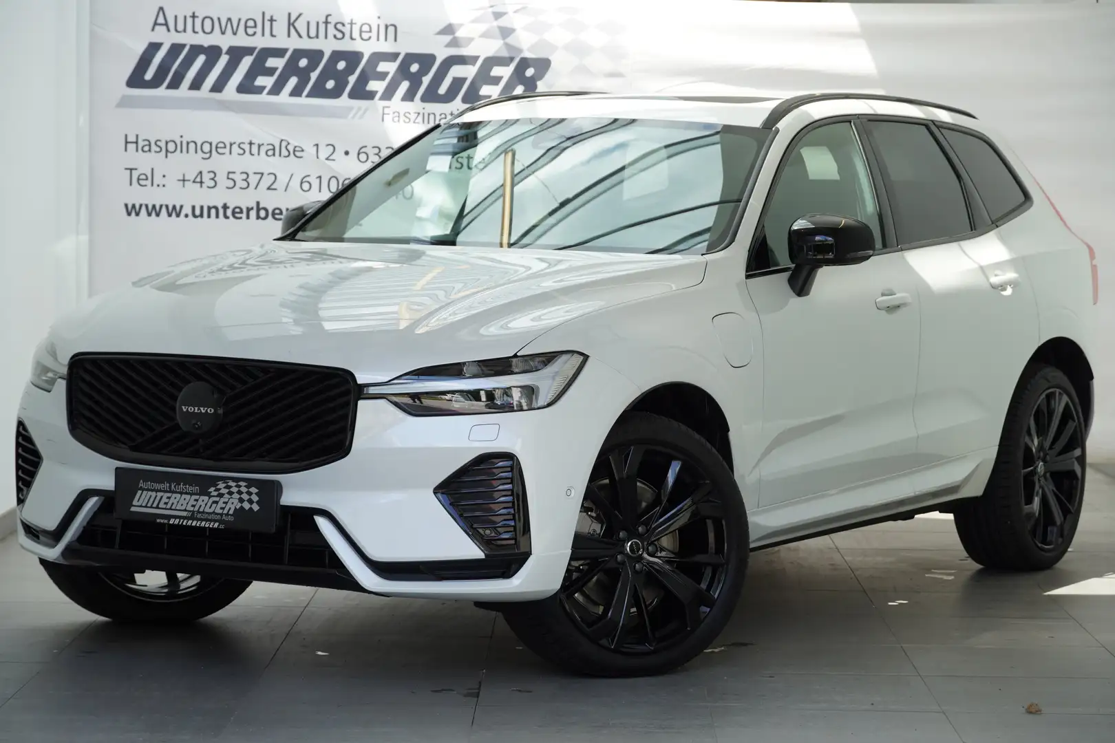 Volvo XC60 Black Edition Head-Up DAB Tempomat AHK Weiß - 2