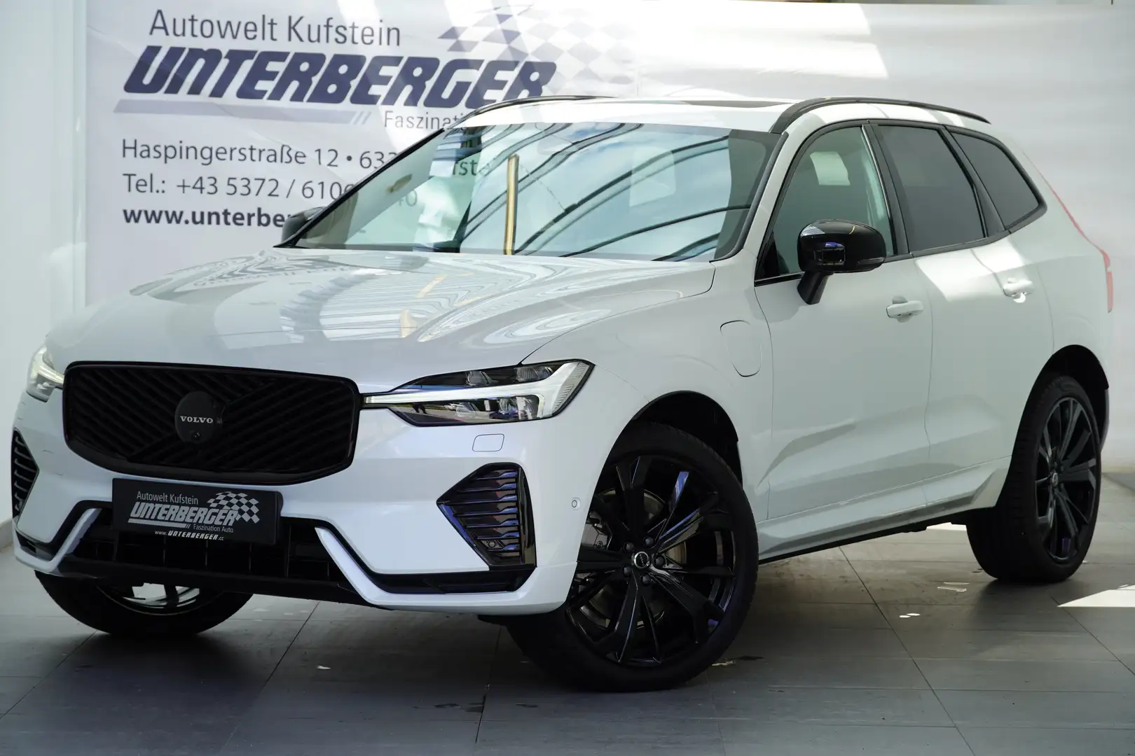 Volvo XC60 Black Edition Head-Up DAB Tempomat AHK Weiß - 1
