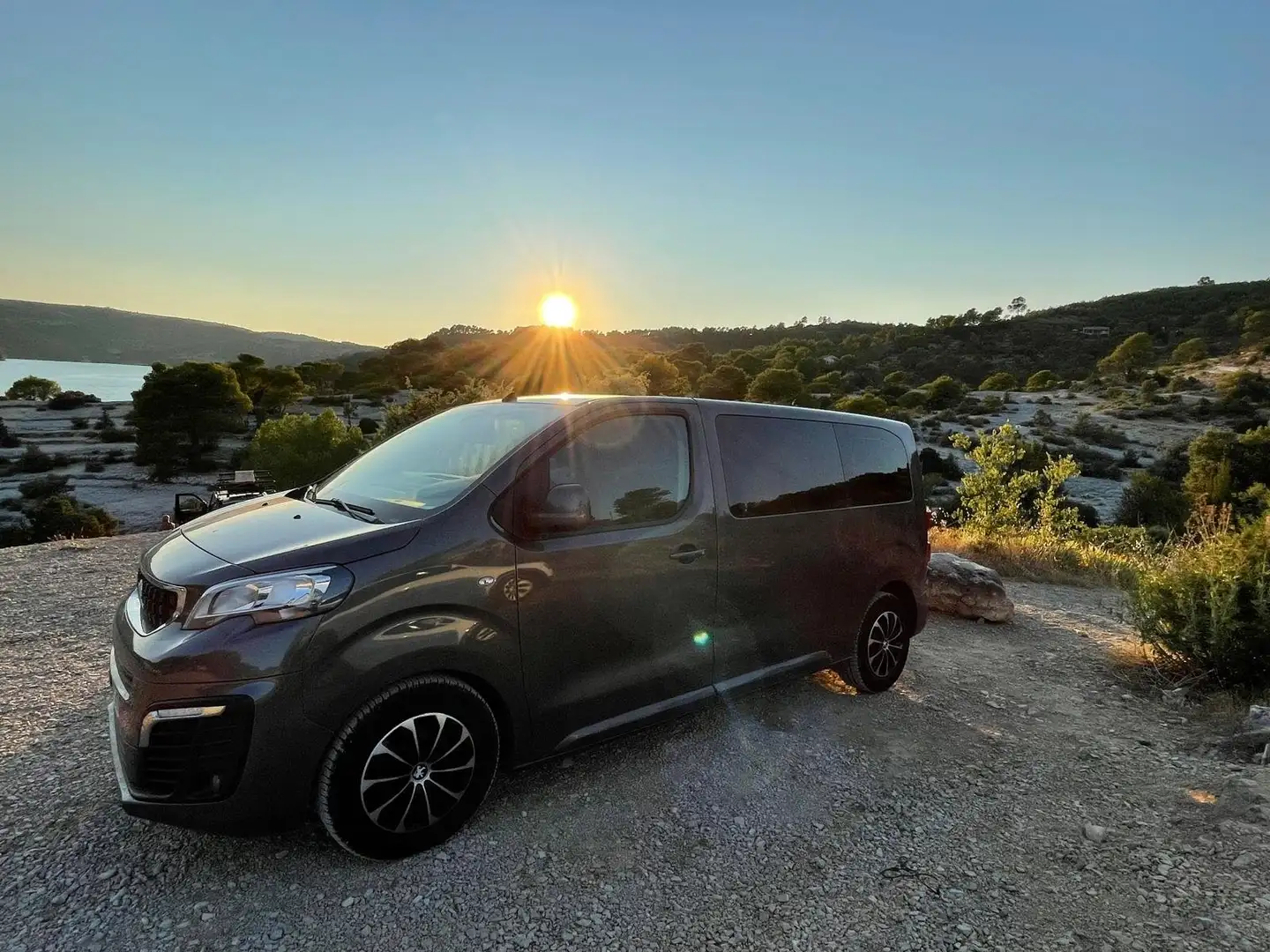 Peugeot Traveller Traveller 2.0BlueHDI 150 Business Gris - 2