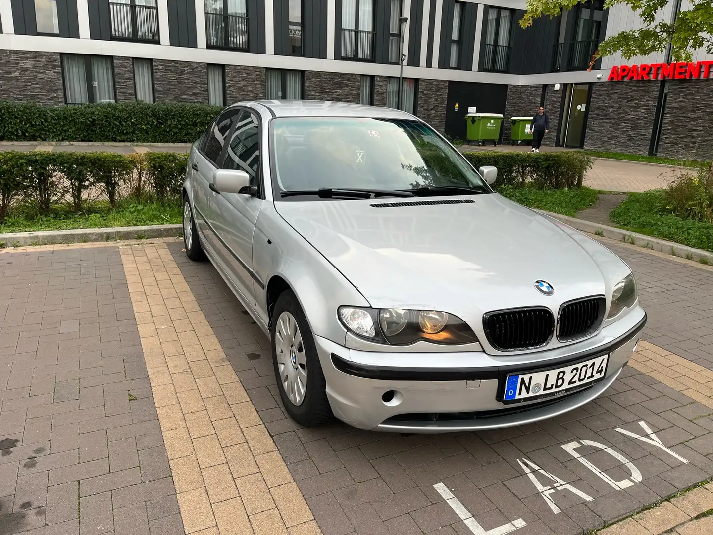 BMW 318 318d Edition Lifestyle Grijs - 1