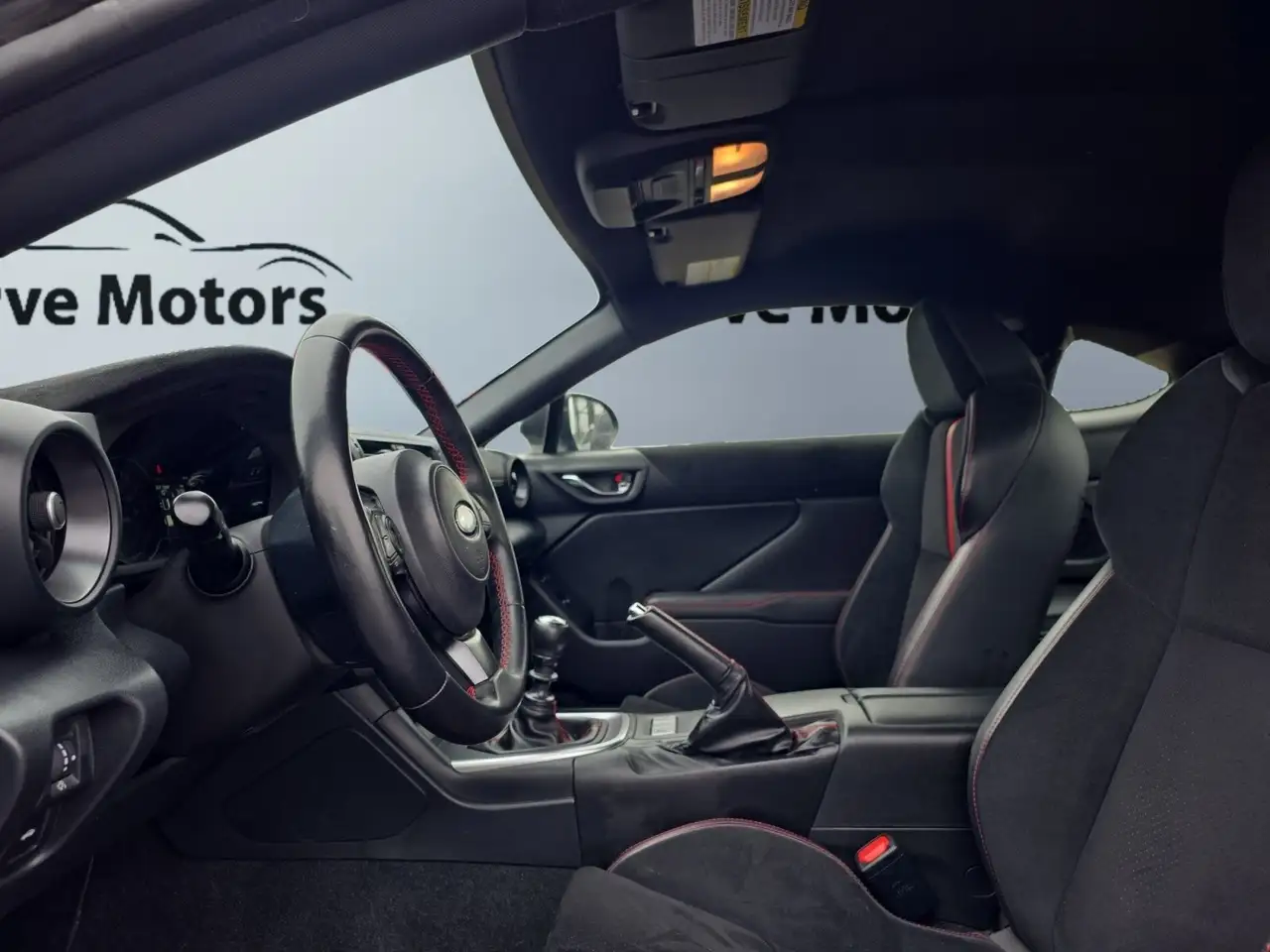 Subaru BRZ снимка Subaru BRZ