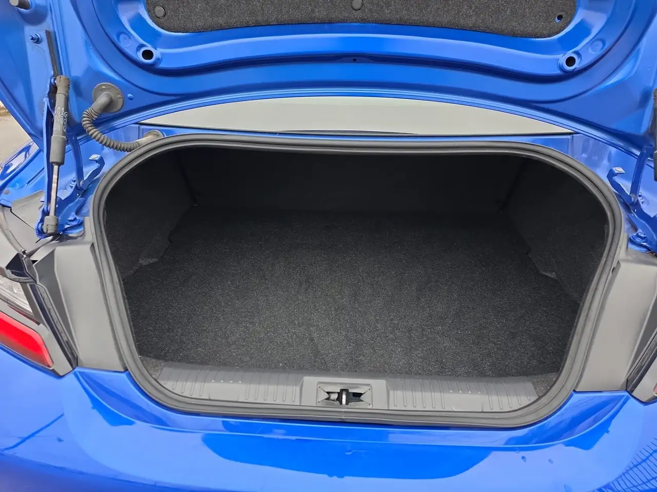 Subaru BRZ снимка Subaru BRZ