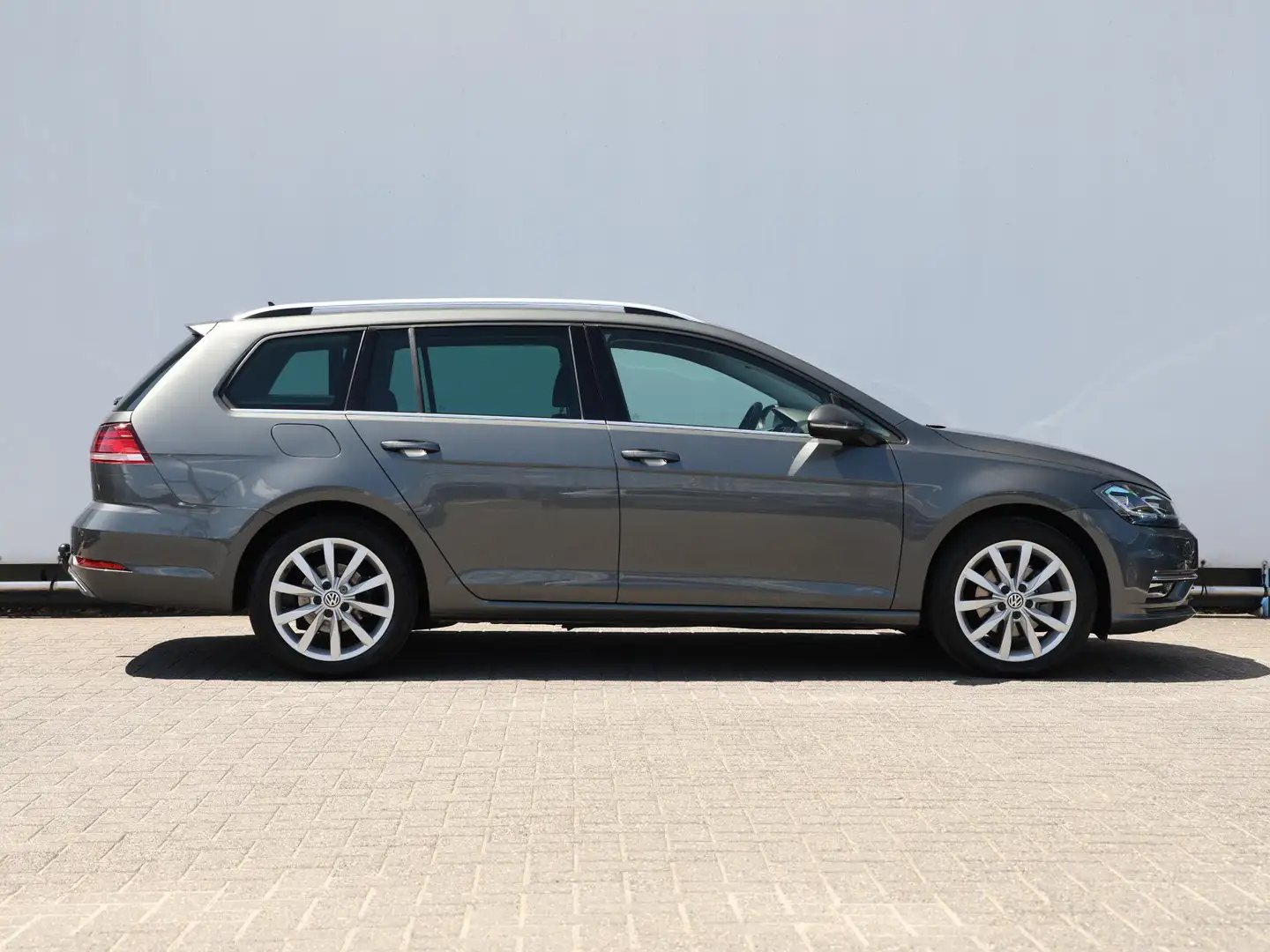 Volkswagen Golf Variant 1.5 TSI Highline 150PK DSG | Navigatie | LED | Ada Grigio - 2