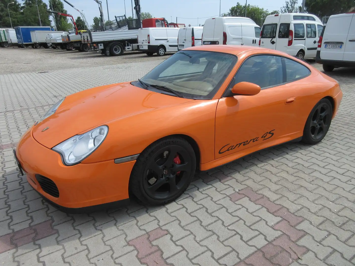 Porsche 996 911 Coupe 3.6 Carrera 4S Orange - 1