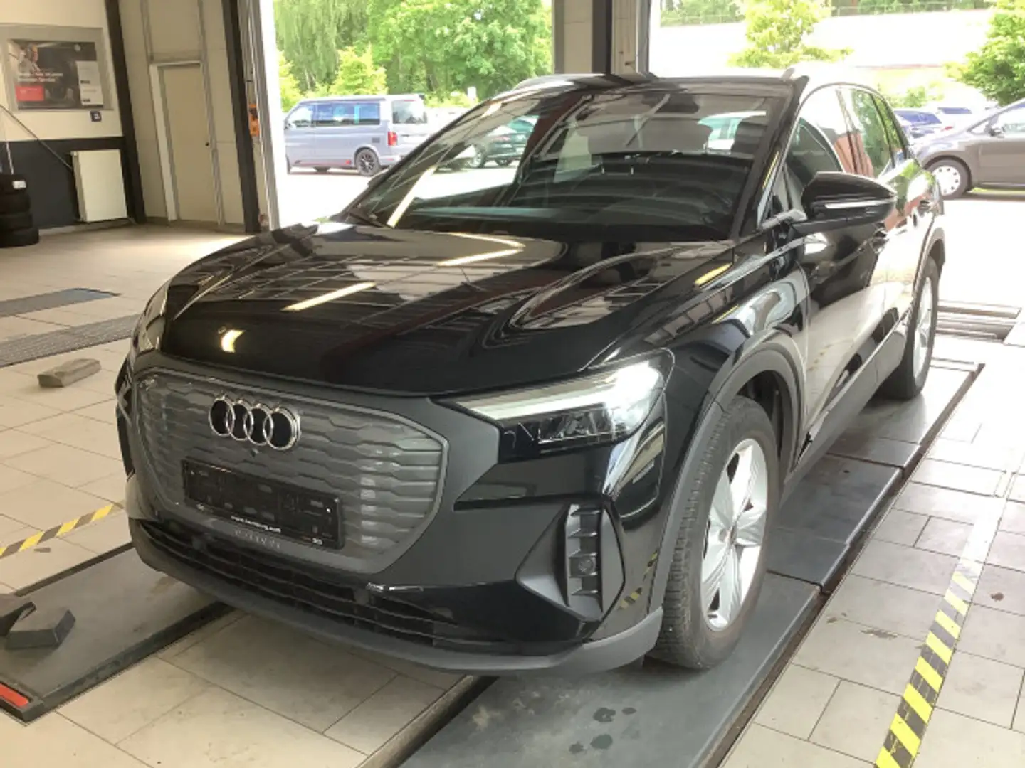 Audi 40 e-tron Sitzhzg GJ-Reifen Einparkhilfe LED Schwarz - 2