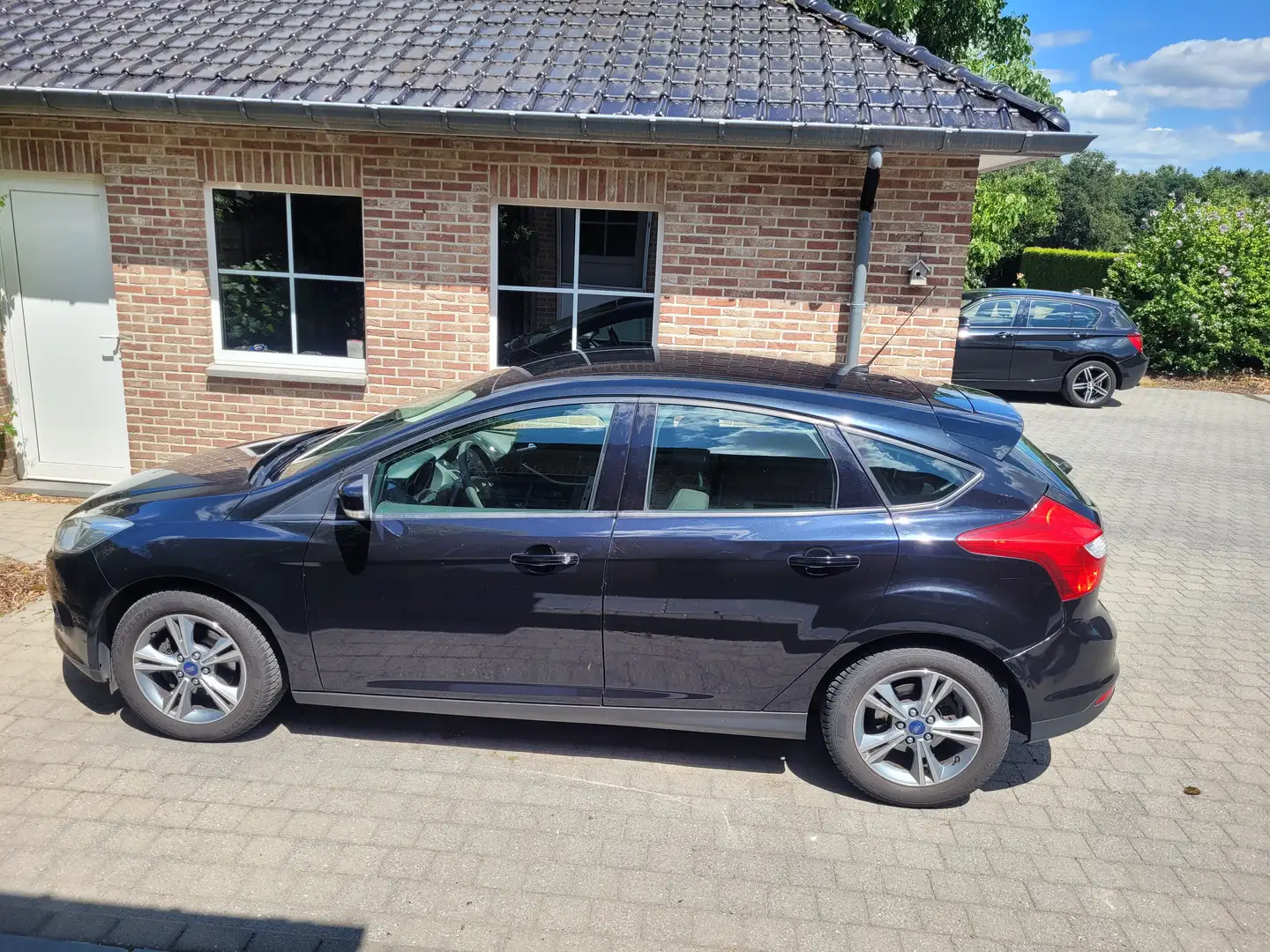Ford Focus Focus 1.0 EcoBoost Start-Stopp-System SYNC Edition Zwart - 2