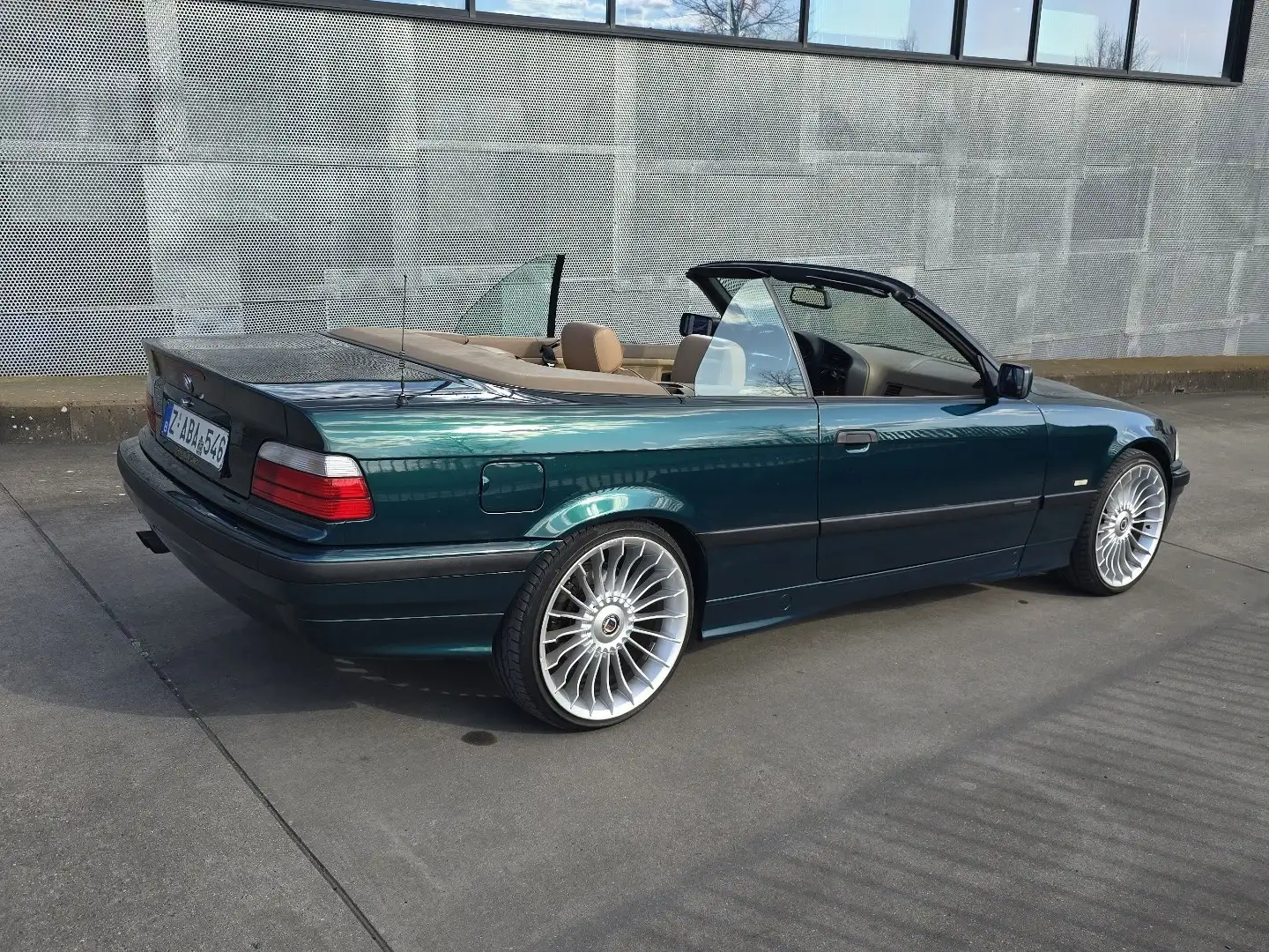 BMW 328 328i - 1