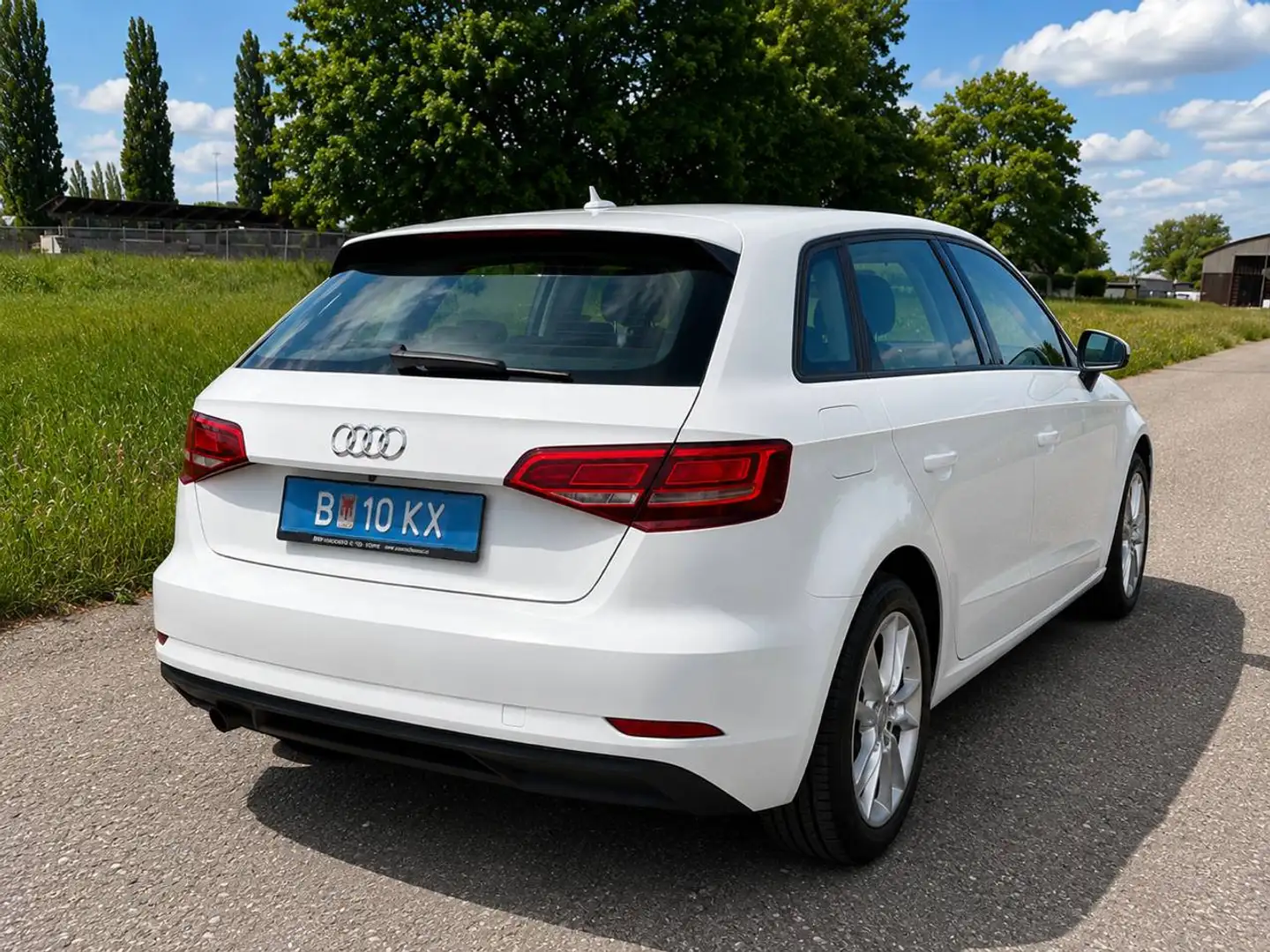 Audi A3 A3 SB 1,0 TFSI Weiß - 2