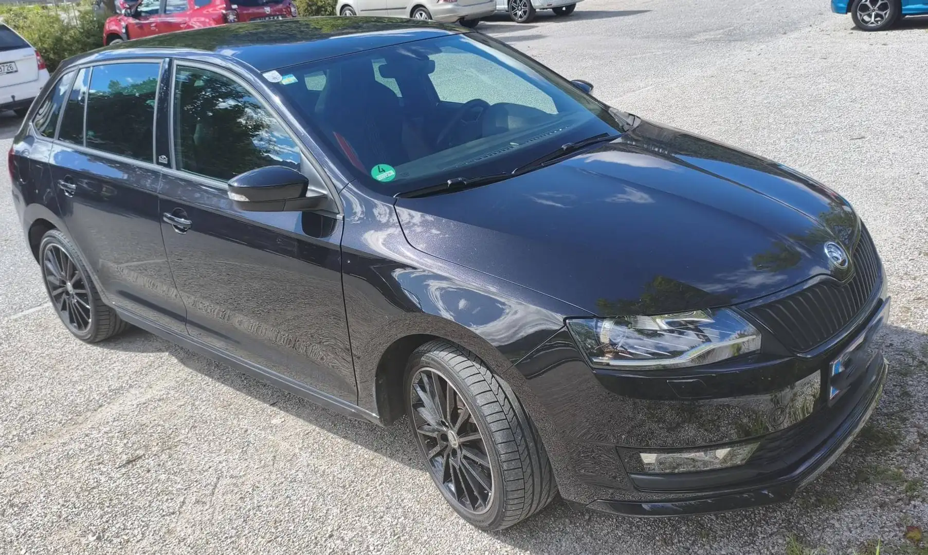 Skoda Rapid/Spaceback Rapid 1,0 TSI Sondermodell Monte Carlo Top Ausstattung Garagenwagen 1. Hand Panoramadach Navi Rückfahkamera uvm. Schwarz - 1