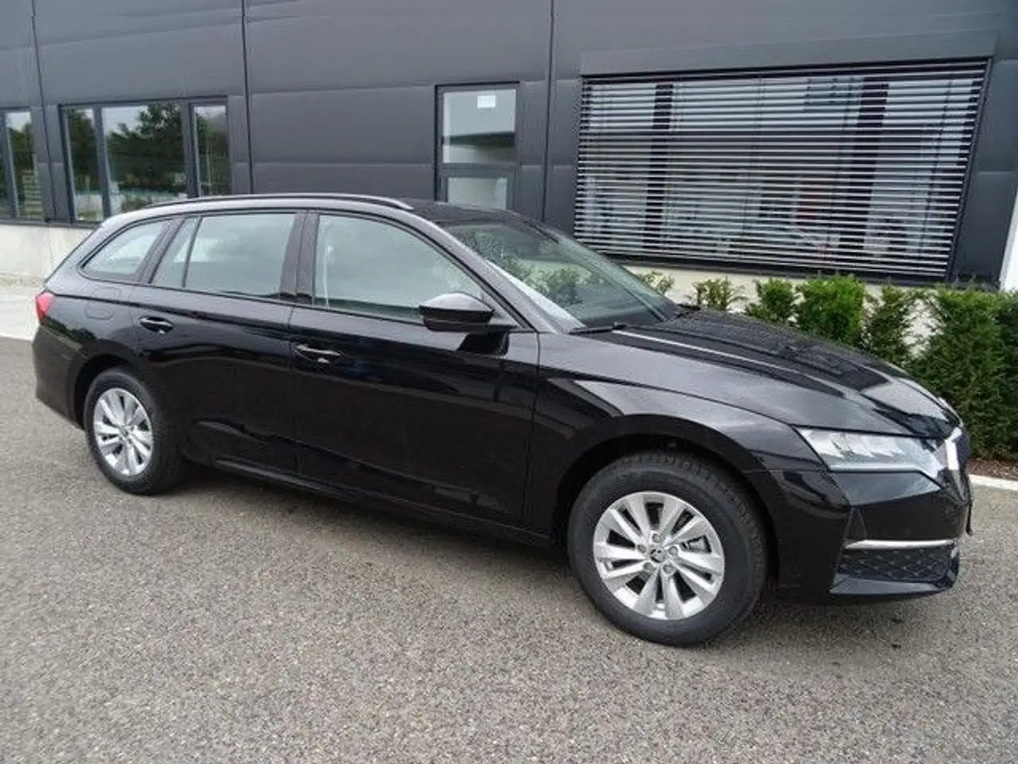 Skoda Octavia Combi 1,5 TSI Selection AHK BFS Lade Kam Schwarz - 1