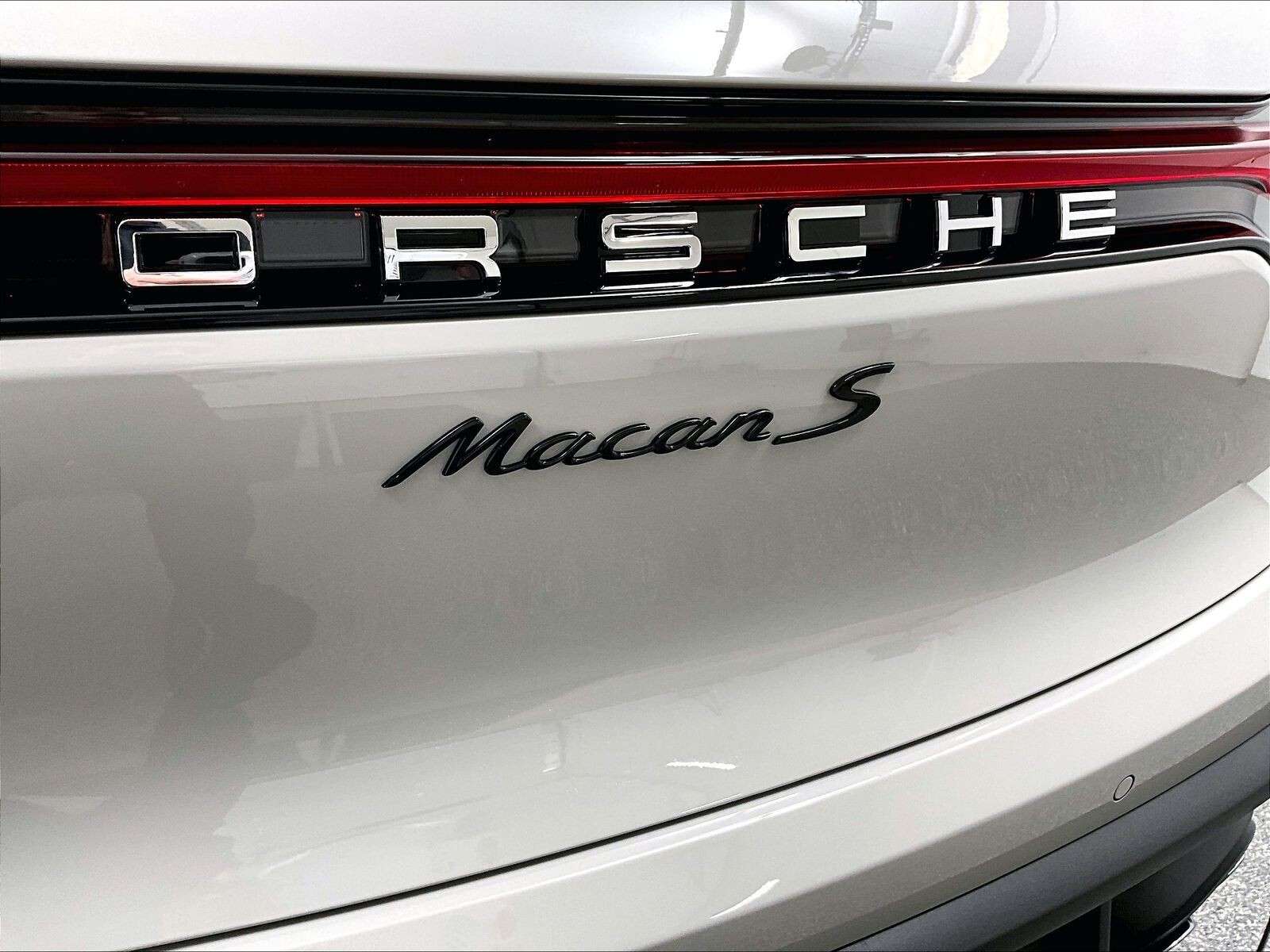 2026 Porsche Macan S thumb 36