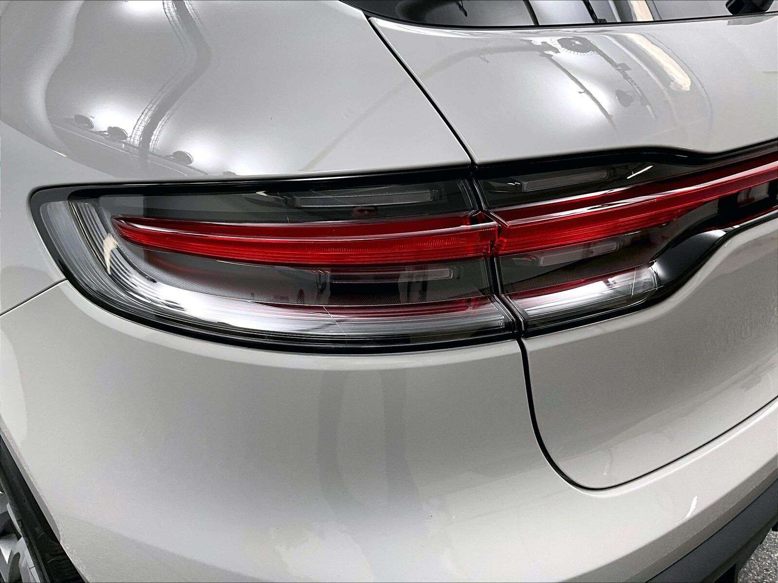 2026 Porsche Macan S thumb 35