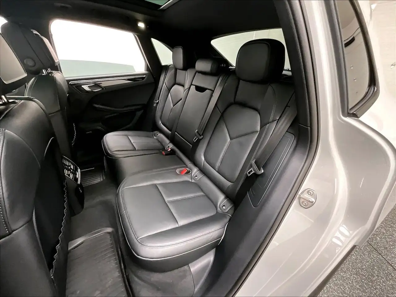 Porsche Macan снимка Porsche Macan