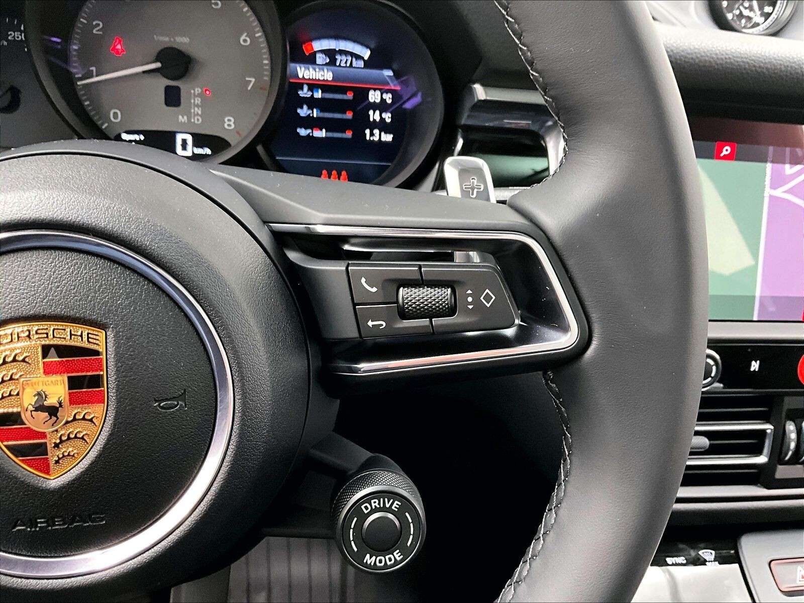 2026 Porsche Macan S thumb 21