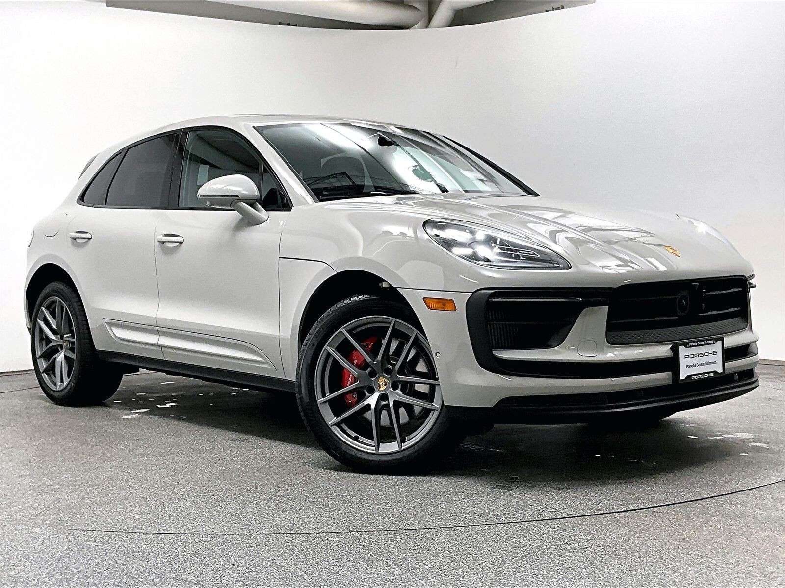 2026 Porsche Macan S alt 3