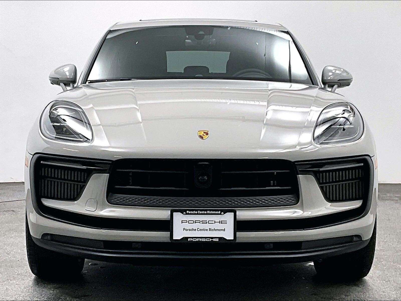 2026 Porsche Macan S alt 2