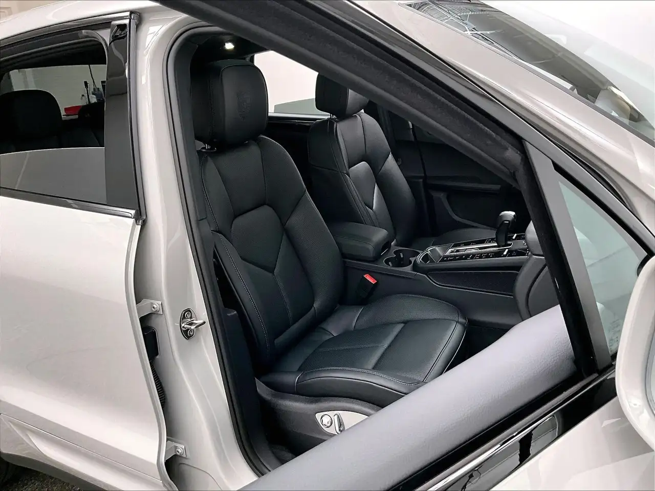 Porsche Macan снимка Porsche Macan