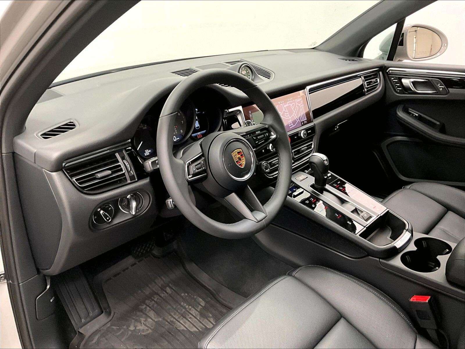 2026 Porsche Macan S thumb 9
