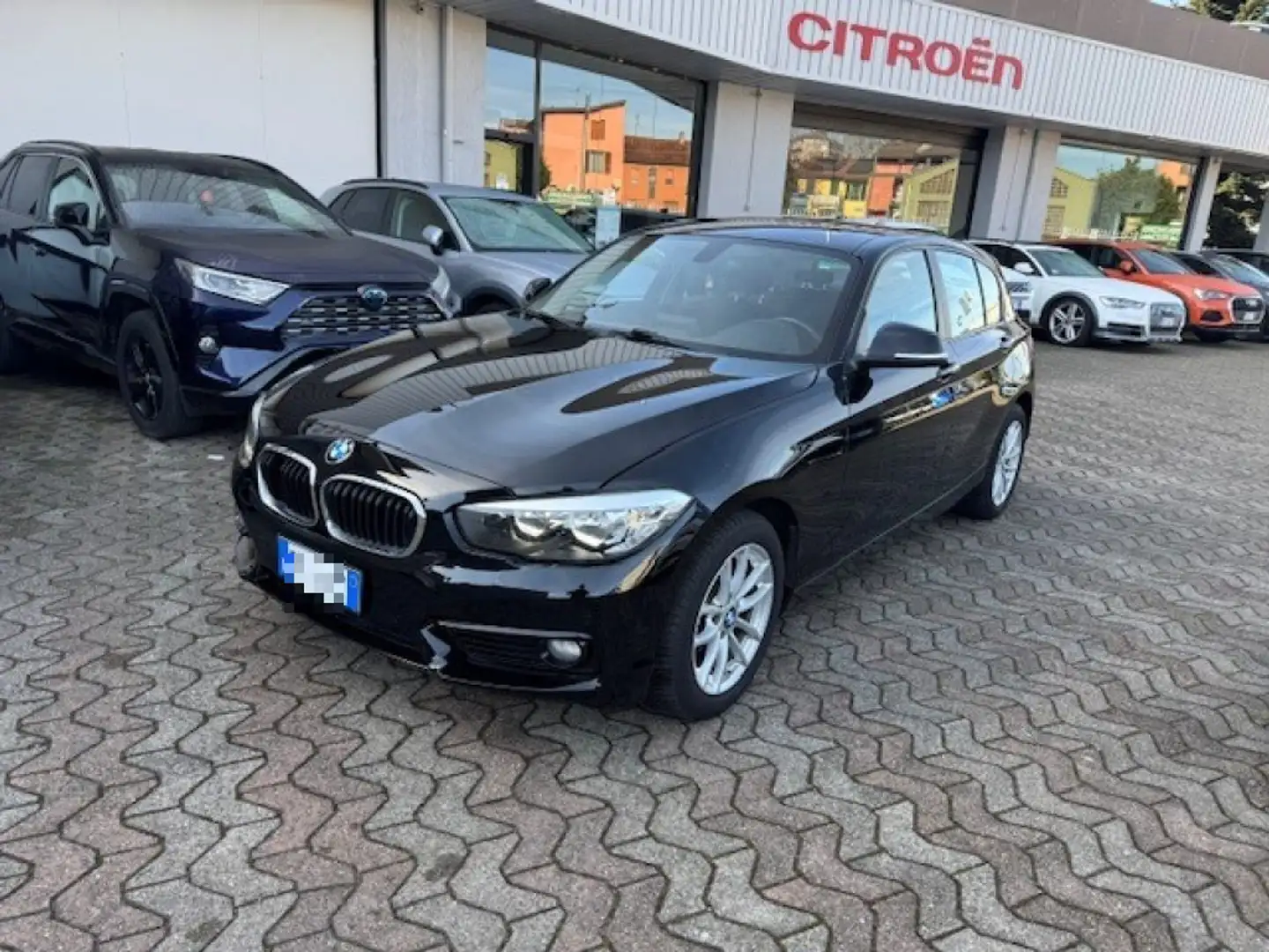 BMW 114 d 5p. Business Noir - 1
