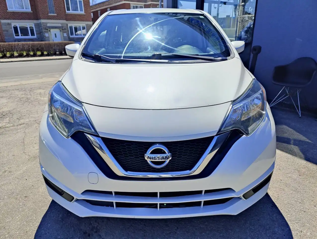 Nissan Versa снимка Nissan Versa