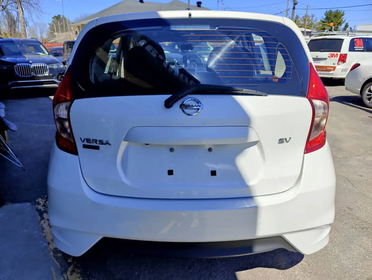 Nissan Versa снимка Nissan Versa