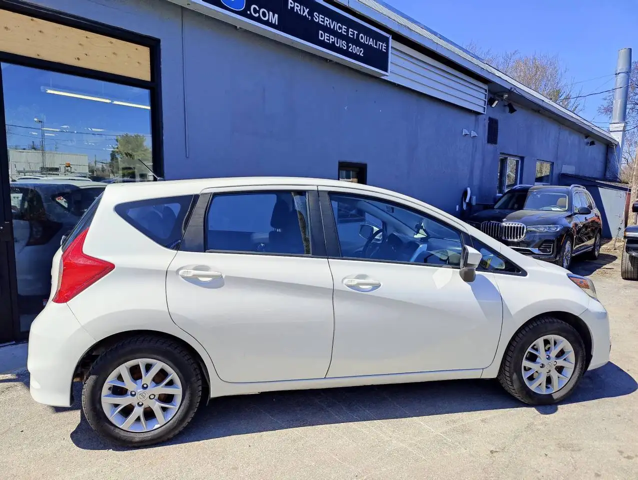 Nissan Versa снимка Nissan Versa