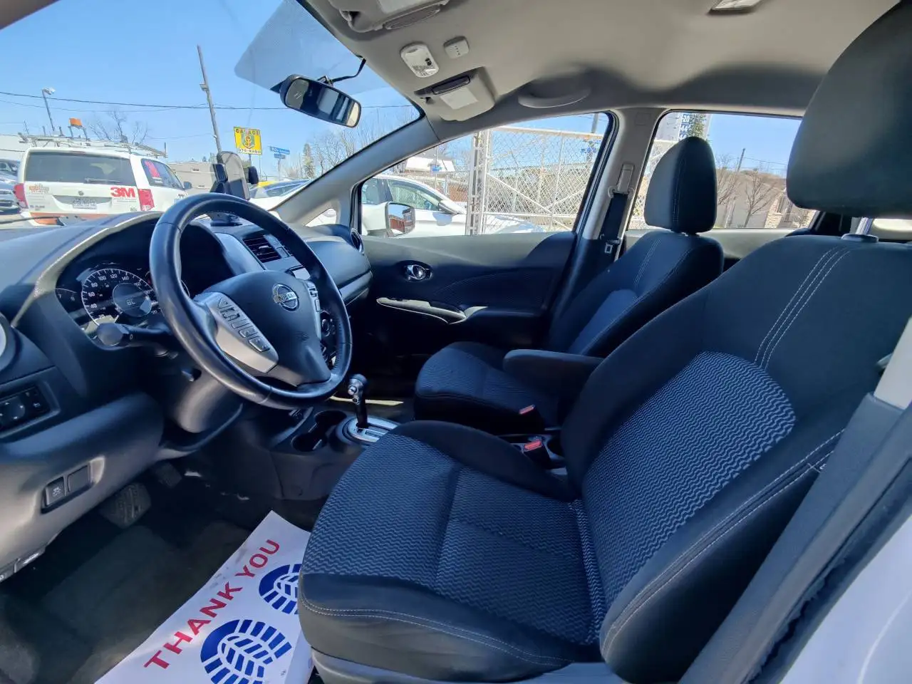 Nissan Versa снимка Nissan Versa