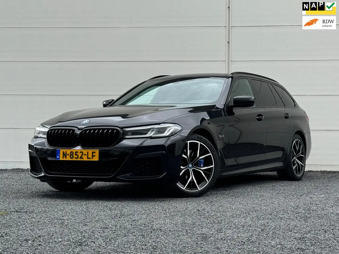 BMW 530 5-serie Touring 530e xDrive OrgNL M-Sport Laser HK Noir - 1