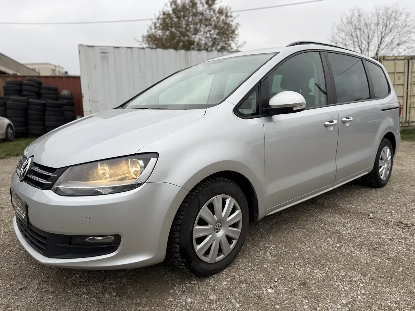 Volkswagen Sharan Trendline BMT Grau - 2
