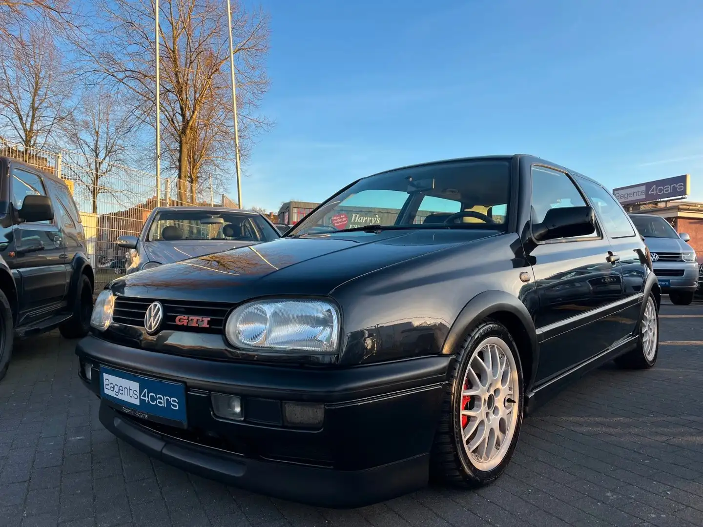 Volkswagen Golf 3 GTI Jubiläum 20 Jahre Edition°Klima°TOP Černá - 1