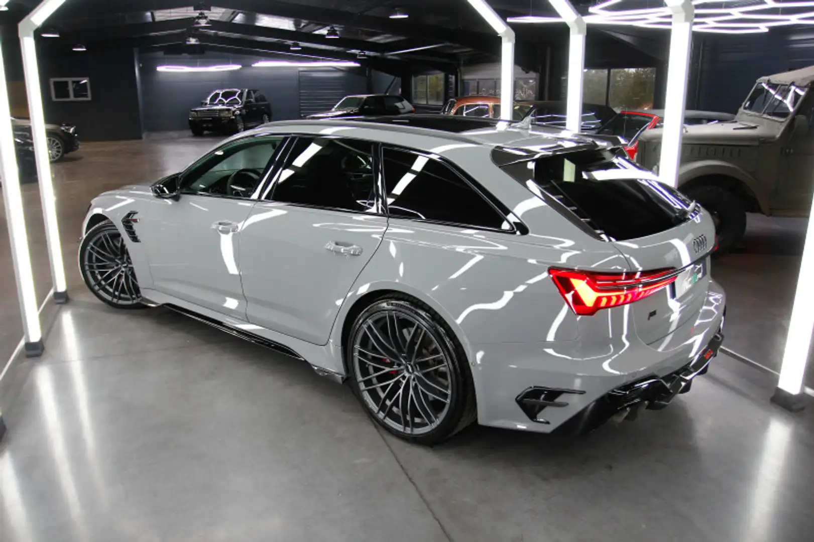Audi RS6 RS6 R ABT 4.0 V8 TFSI 740CH QUATTRO TIPTRONIC 1 OF 125 / IMMAT FRANCE / B\u0026O / TO Grau - 2