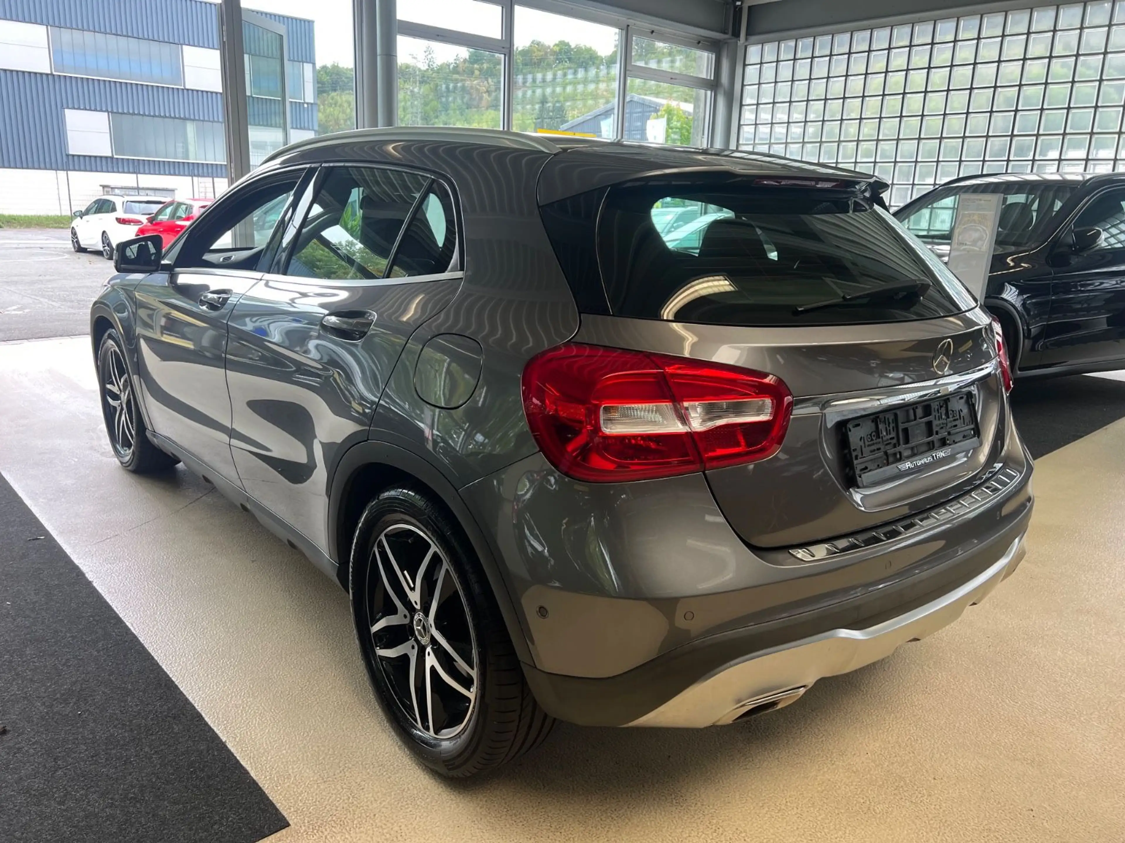 Mercedes-Benz GLA 200 * SPORT-LINE URBAN  * 1.HAND * — photo 5