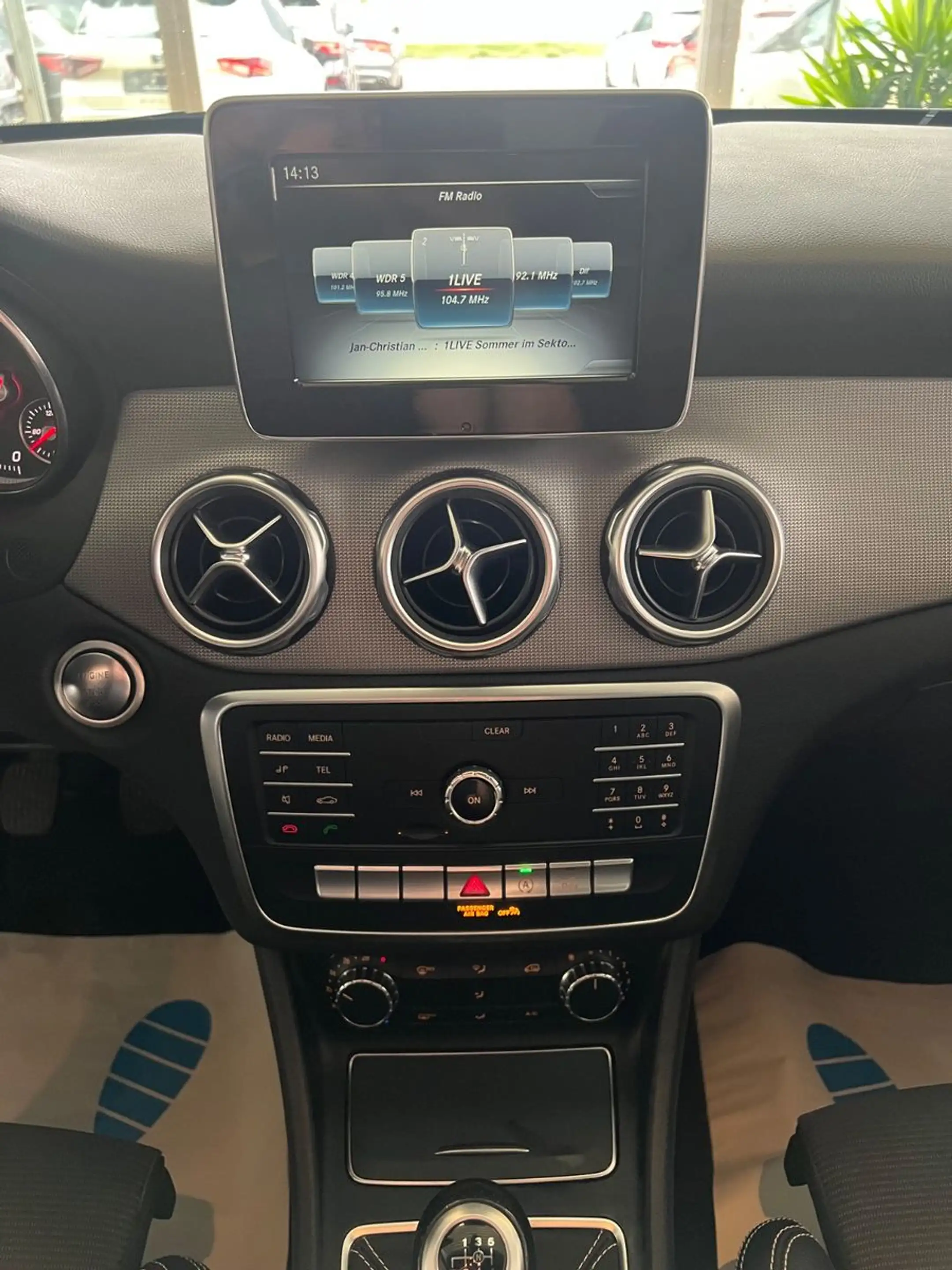 Mercedes-Benz GLA 200 * SPORT-LINE URBAN  * 1.HAND * — photo 13