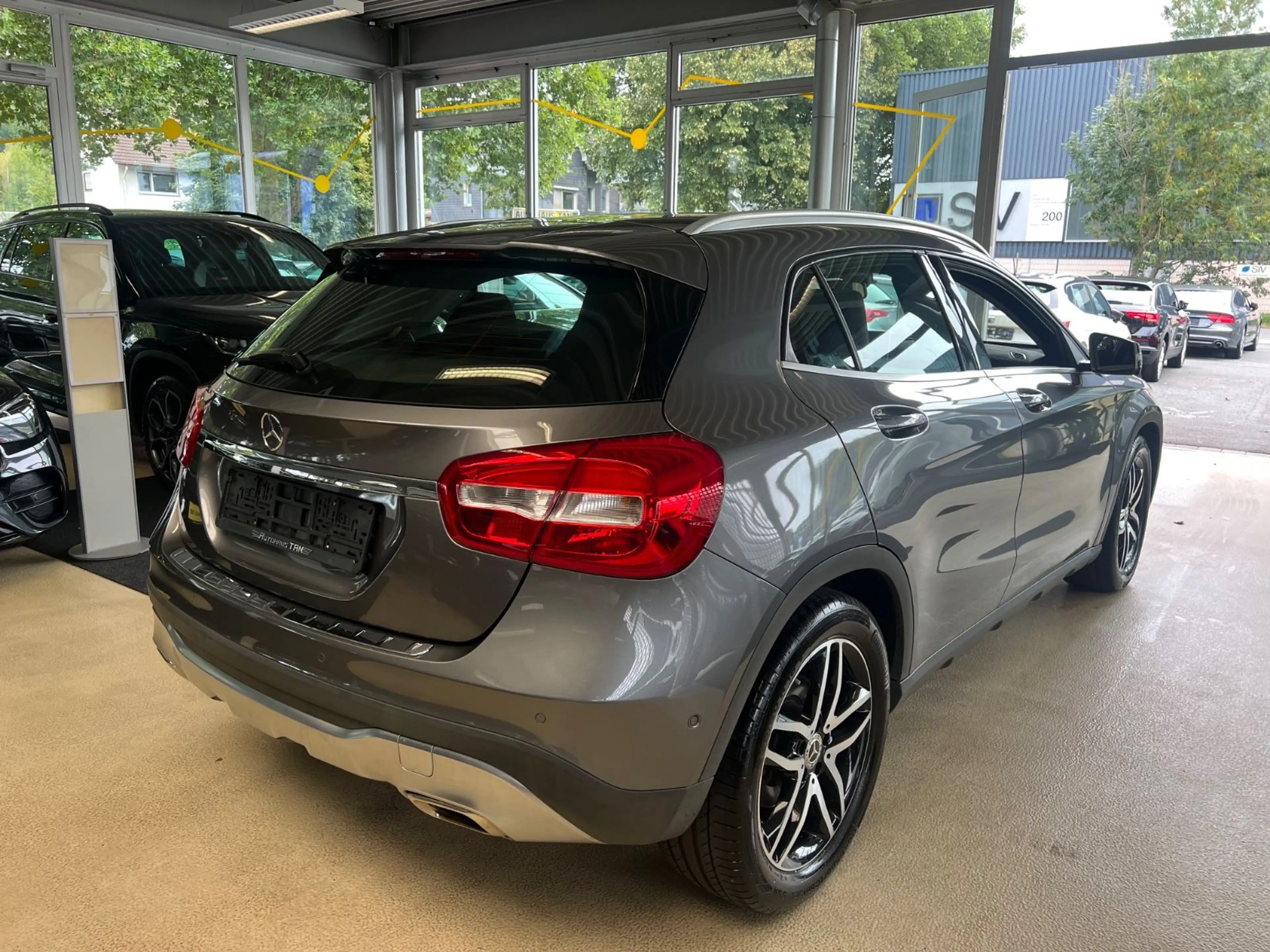 Mercedes-Benz GLA 200 * SPORT-LINE URBAN  * 1.HAND * — photo 7