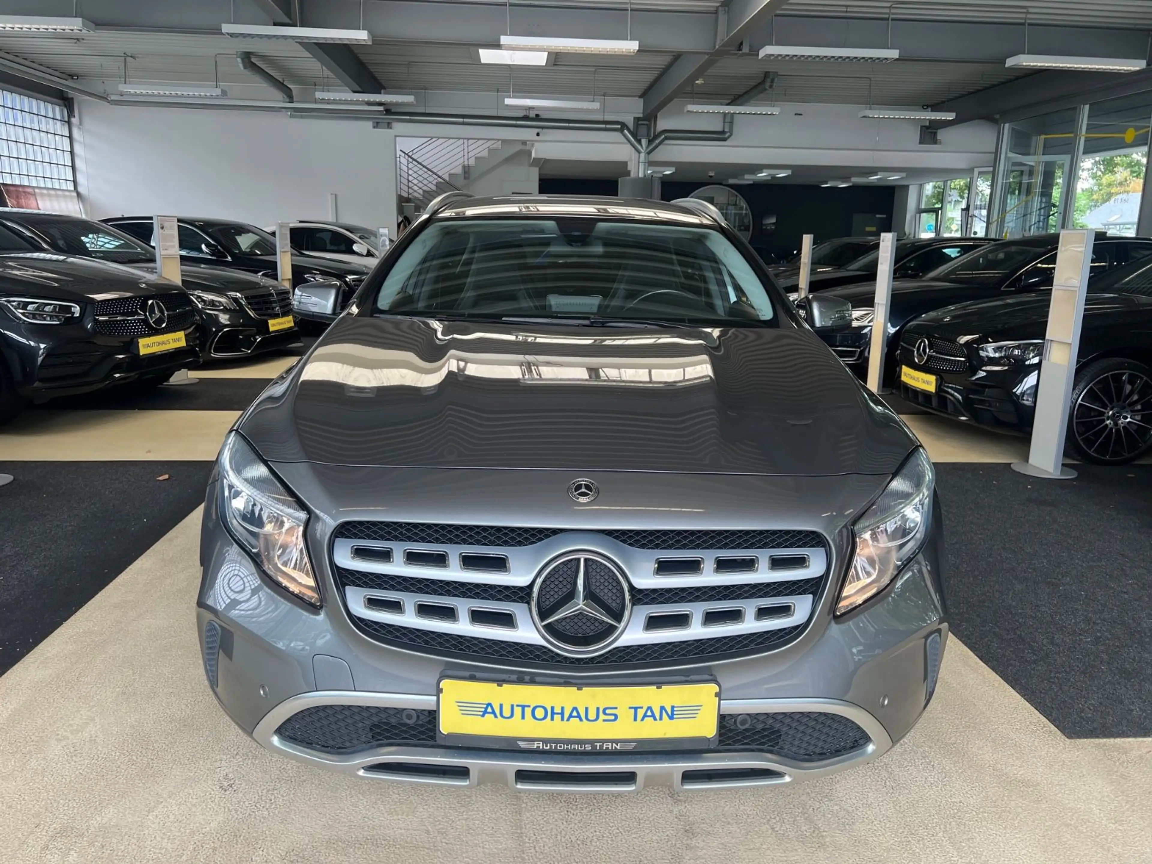 Mercedes-Benz GLA 200 * SPORT-LINE URBAN  * 1.HAND * — photo 2