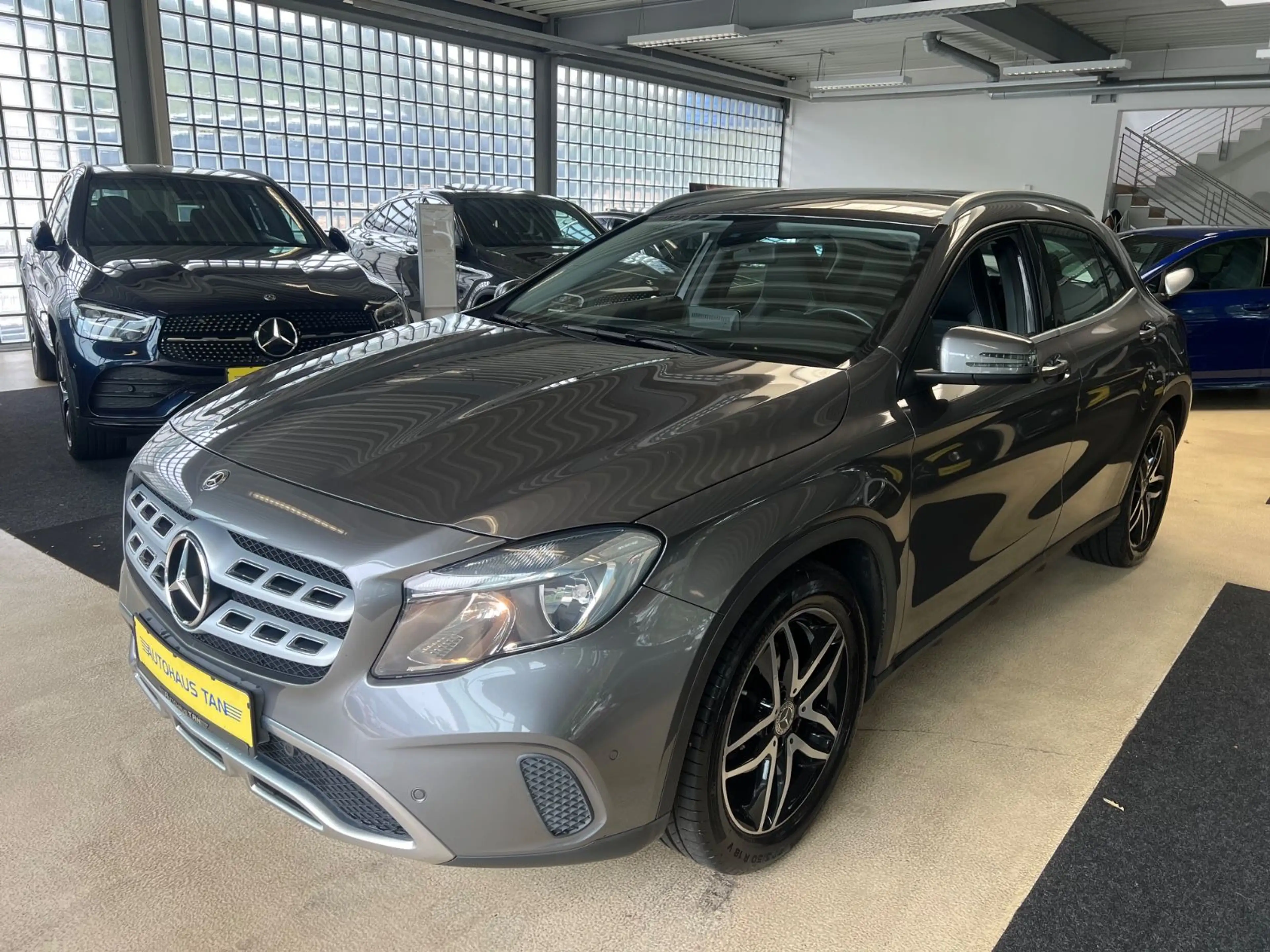 Mercedes-Benz GLA 200 * SPORT-LINE URBAN  * 1.HAND * — photo 3