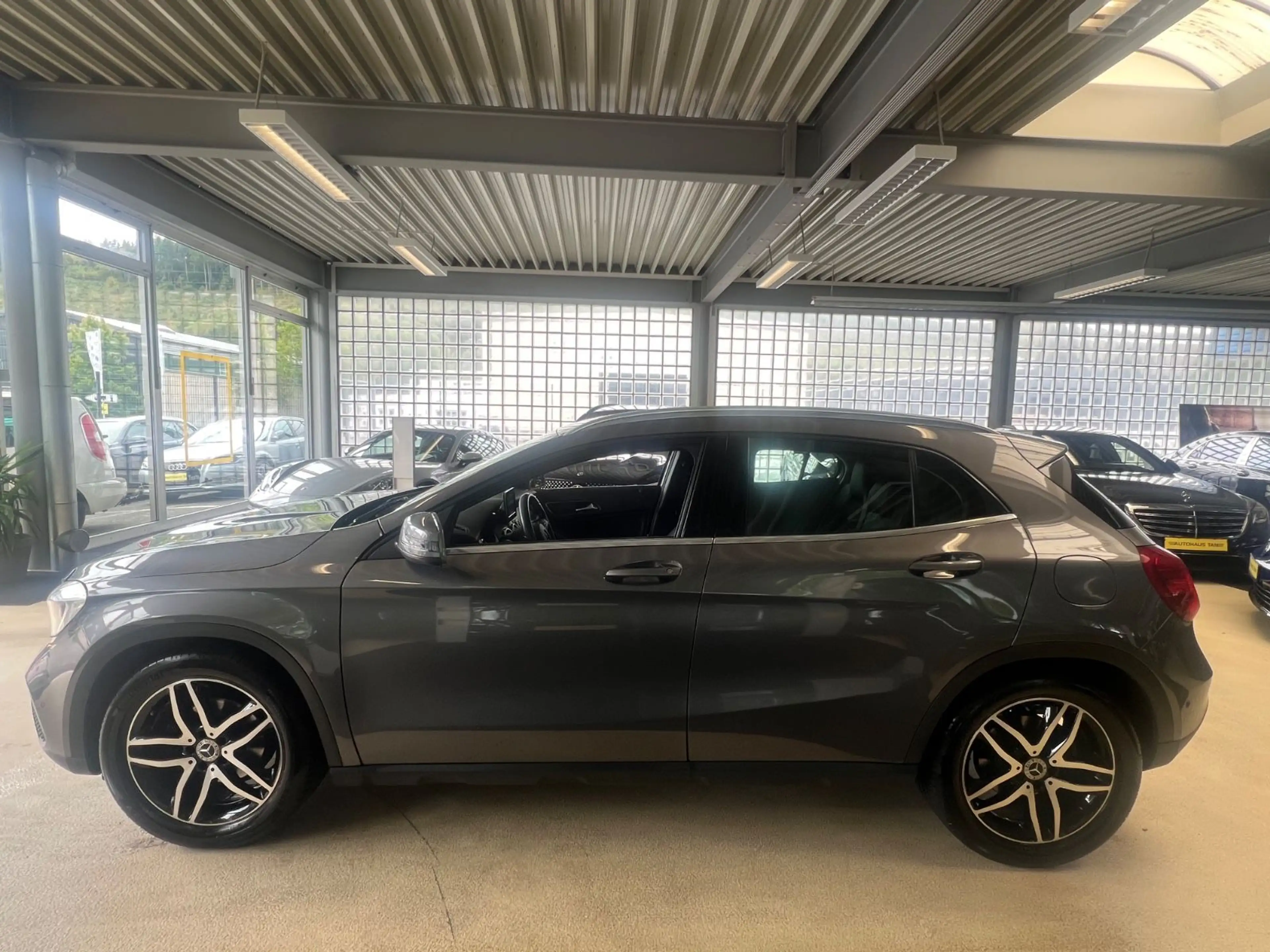 Mercedes-Benz GLA 200 * SPORT-LINE URBAN  * 1.HAND * — photo 4