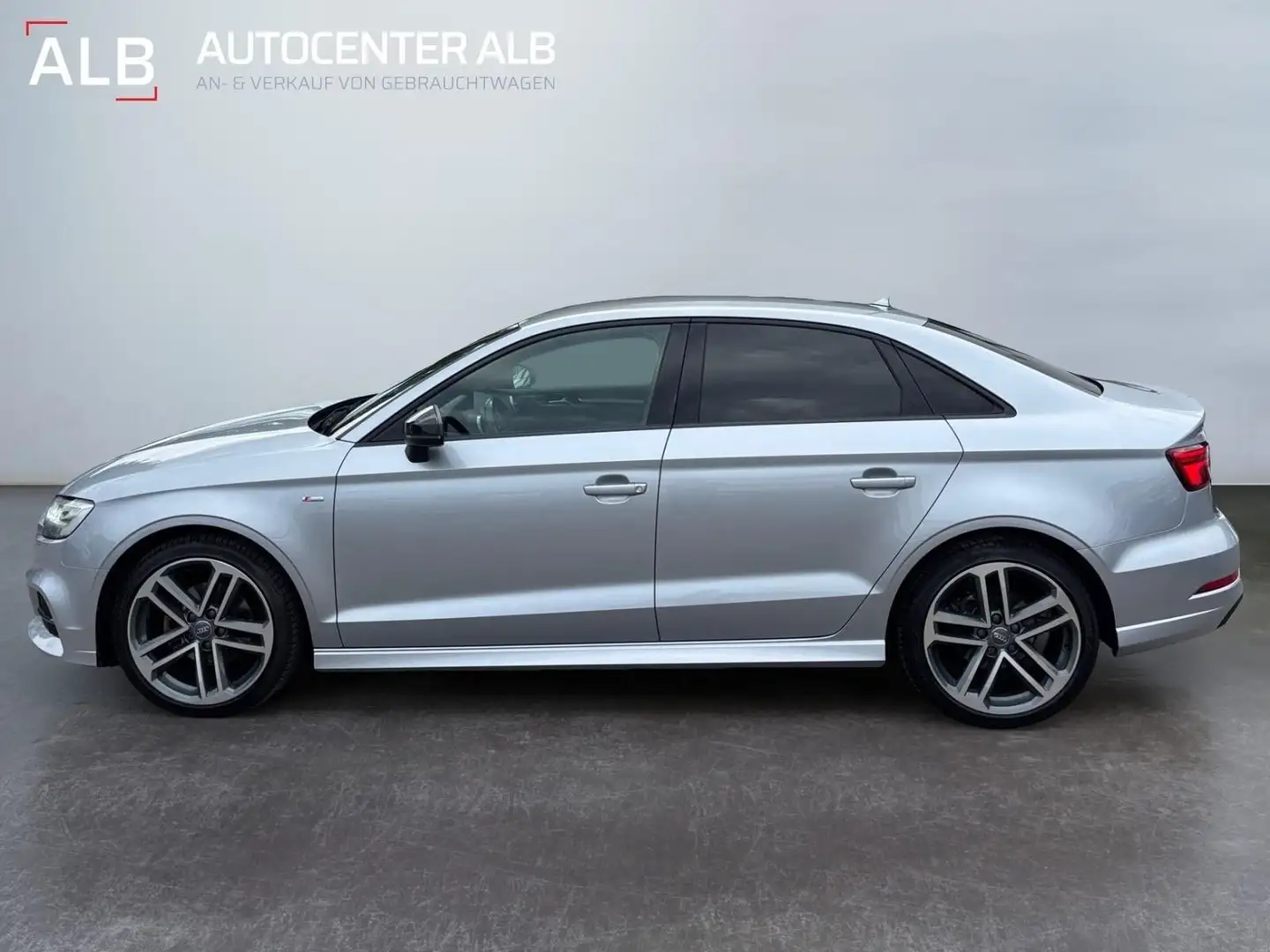Audi A3 Limousine S-Line/AUTOMATIK/1.HAND/LED/SHZ/EUR Silber - 2