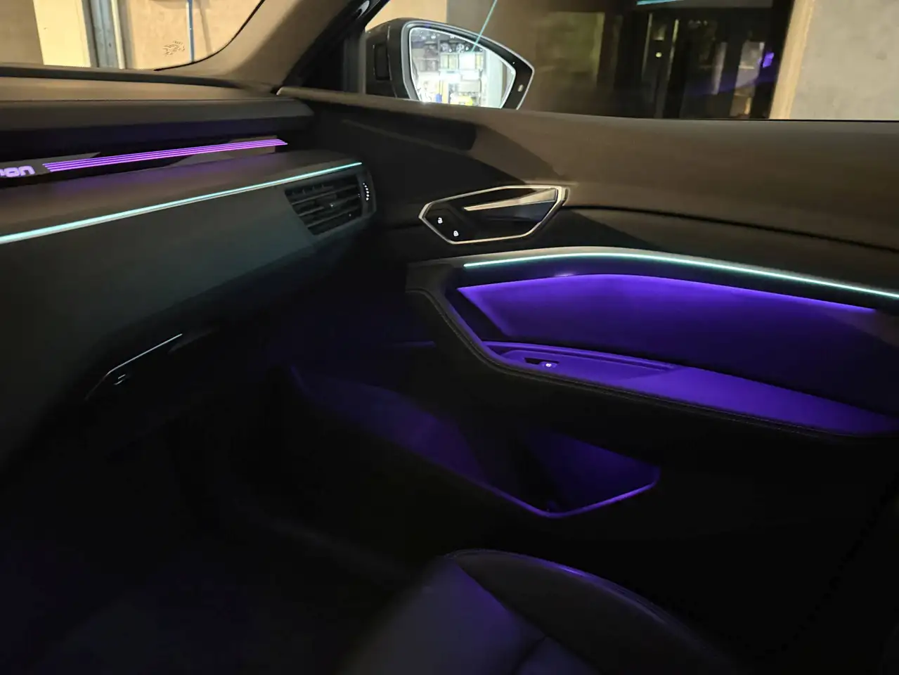 Audi Q8 408PK QUATTRO * HAED UP * MATRIX * CAMERA * ACC * KEY LESS, миниатюра 3