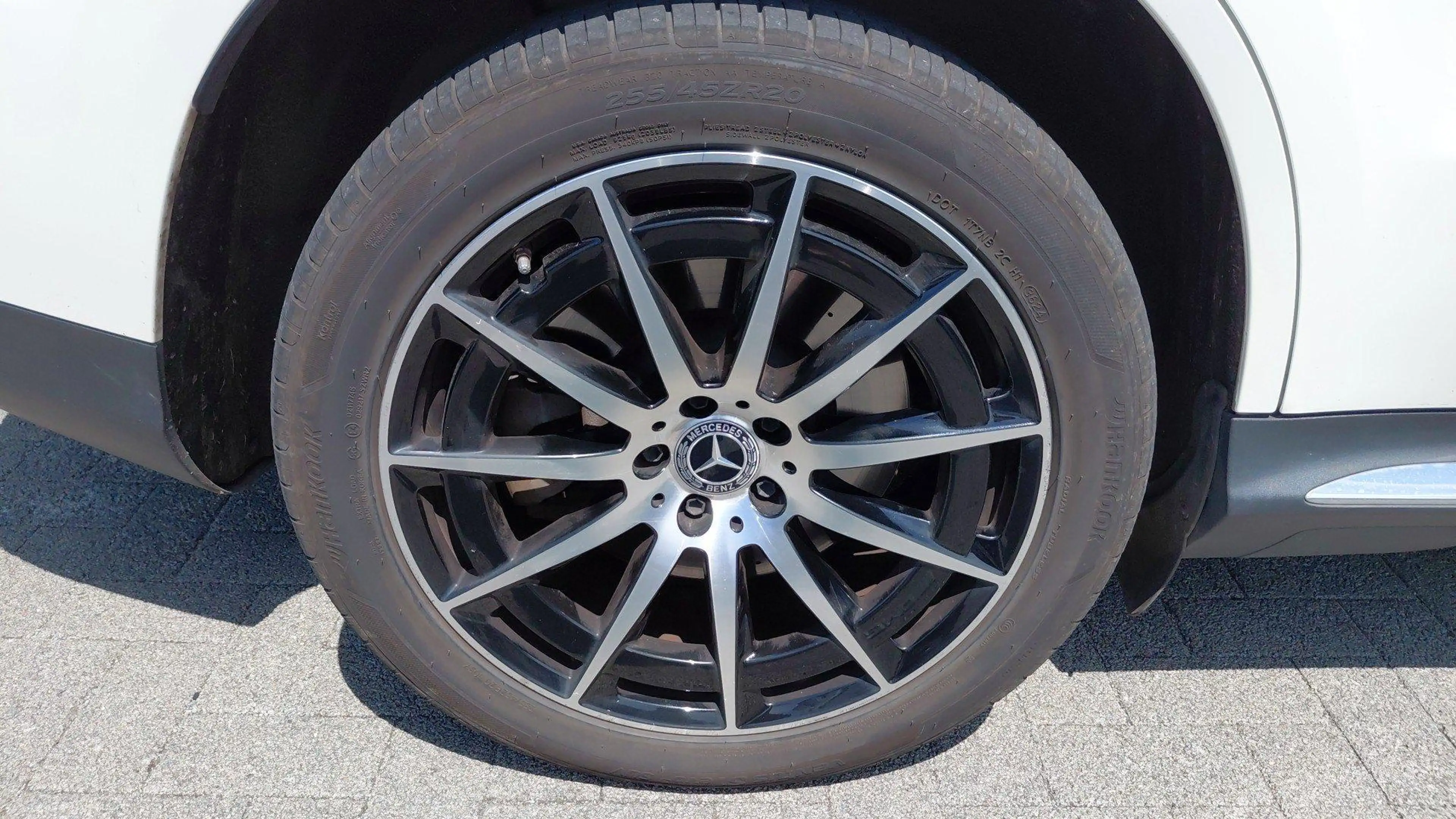 Mercedes-Benz EQC 400 EQC 4MATIC Business Solution — photo 15