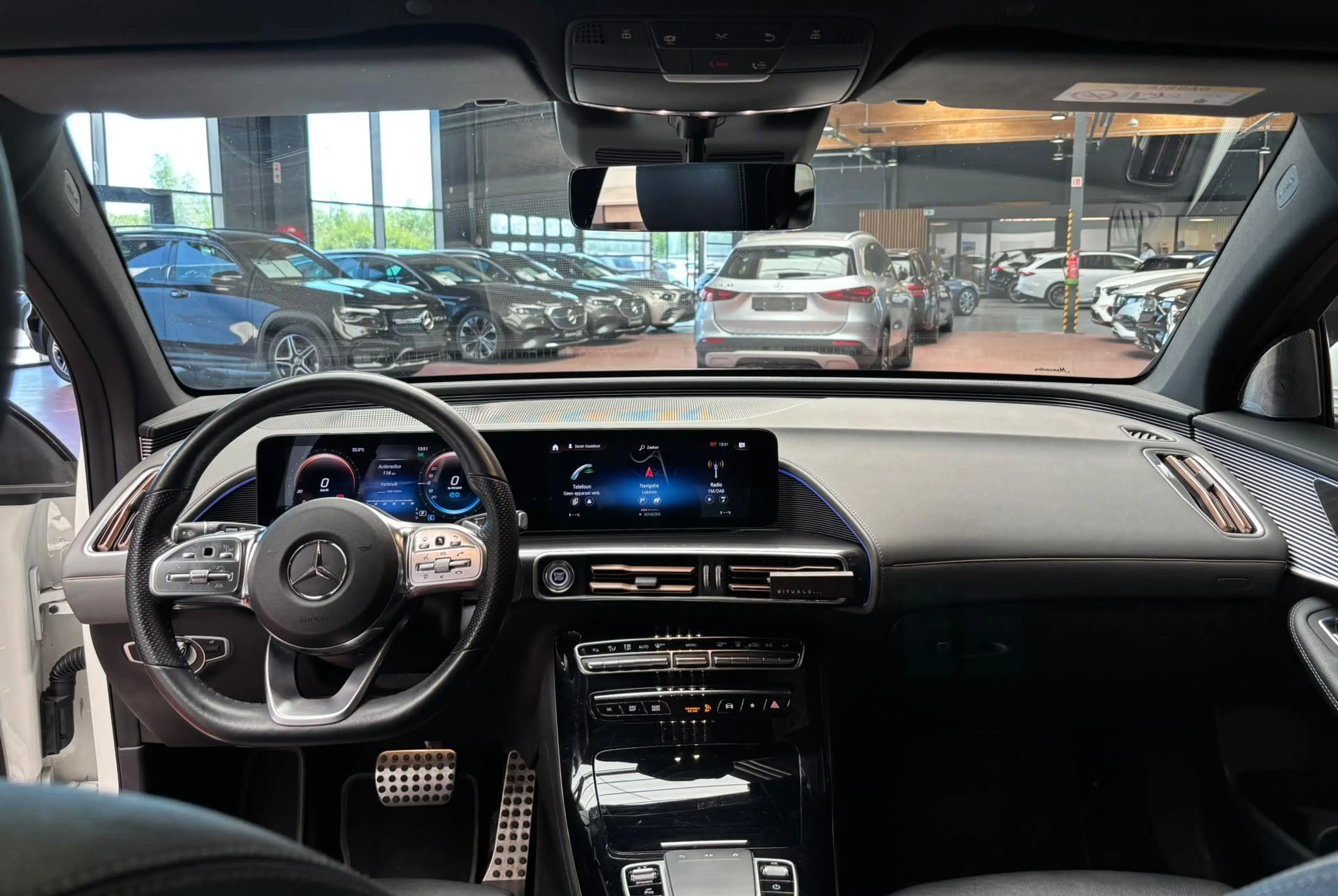 Mercedes-Benz EQC 400 EQC 4MATIC Business Solution — photo 6