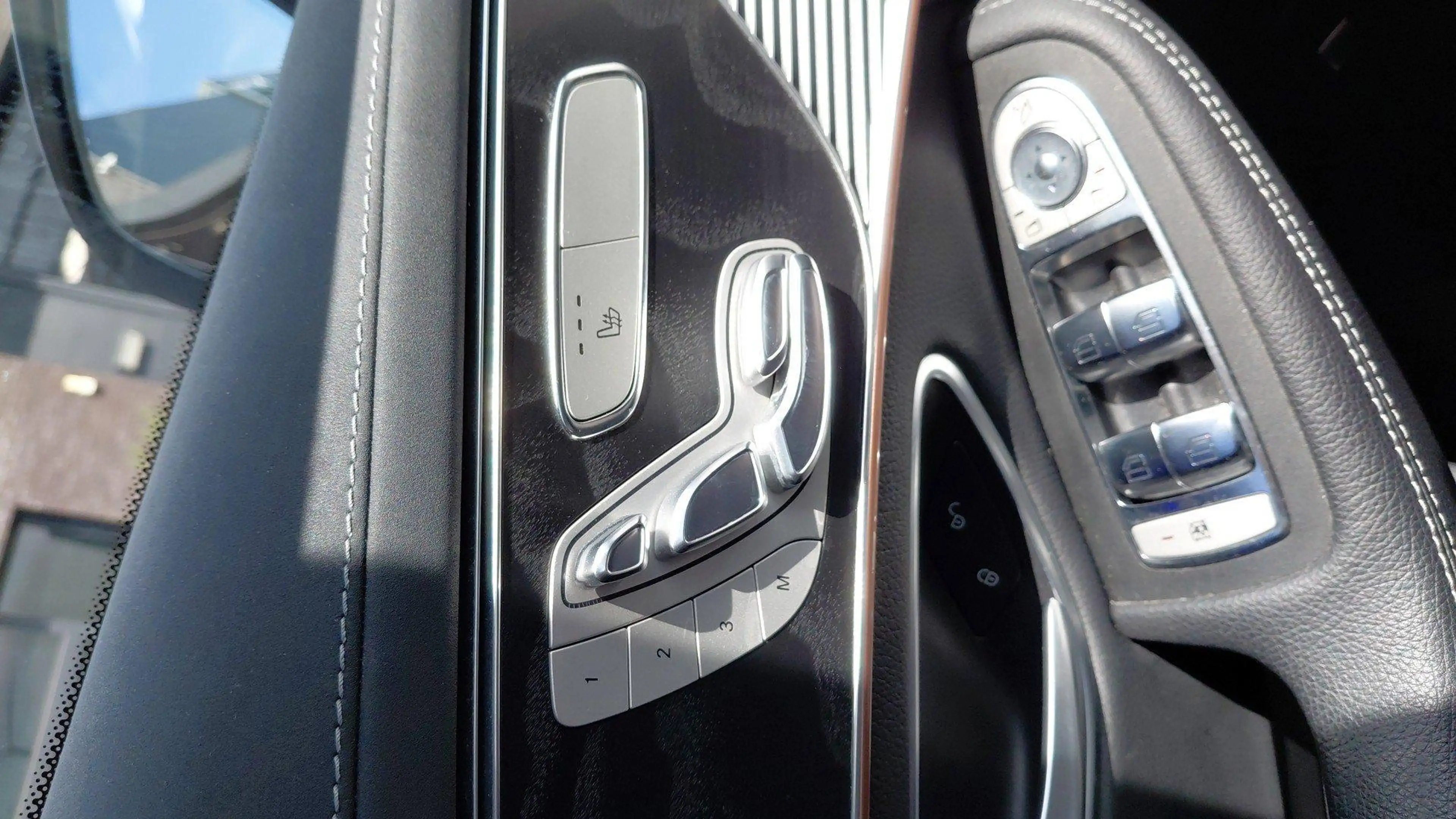 Mercedes-Benz EQC 400 EQC 4MATIC Business Solution — photo 12