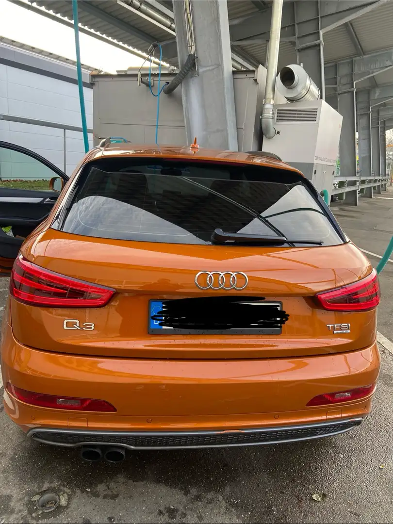Audi Q3 2.0 TFSI quattro S tronic Orange - 2