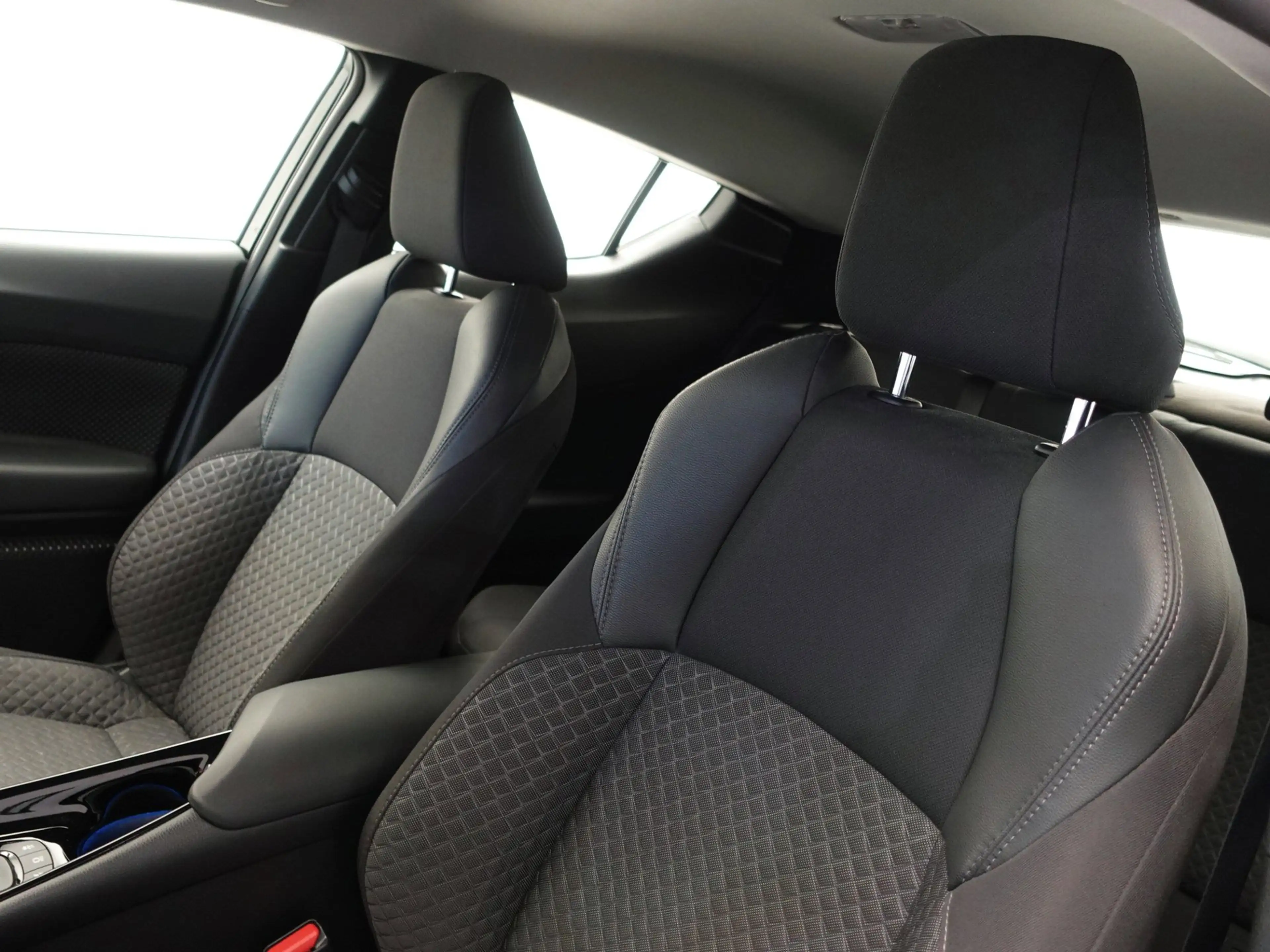 Toyota C-HR HYBRID 1.8-16V VVT-i 122pk 57dkm! Dynamic AUTOMAAT — photo 6